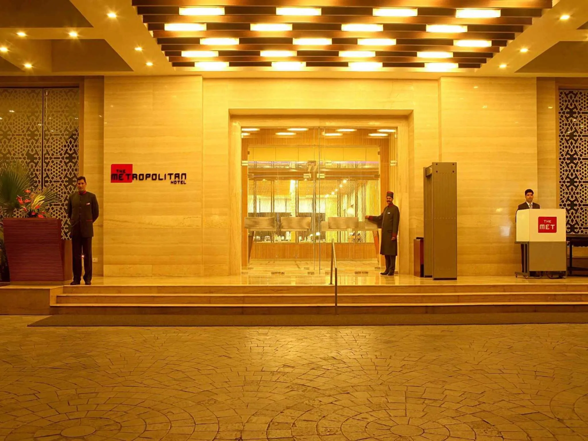 Facade/entrance in The Metropolitan Hotel & Spa New Delhi