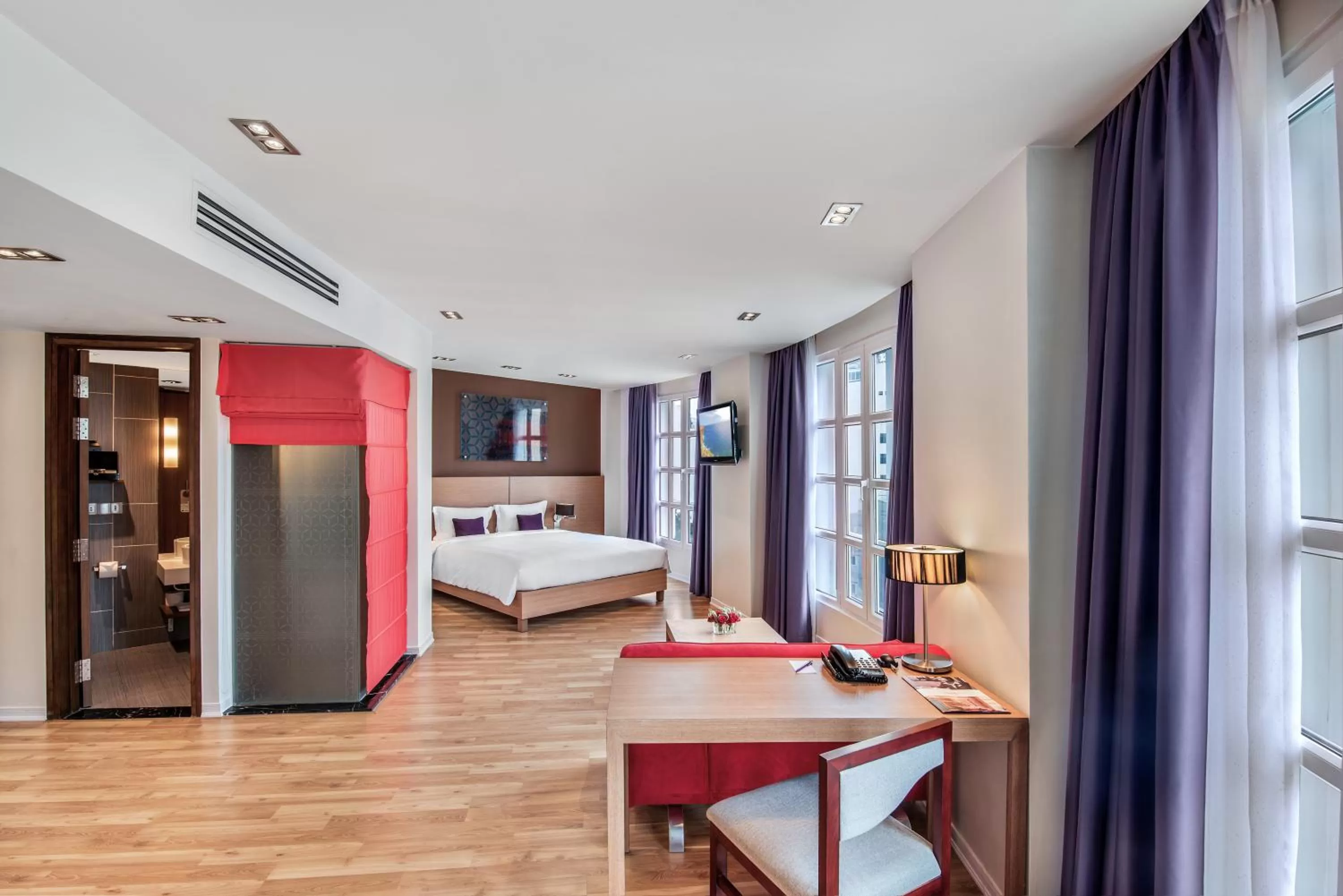 Photo of the whole room, Bed in Mercure Hanoi La Gare Hotel