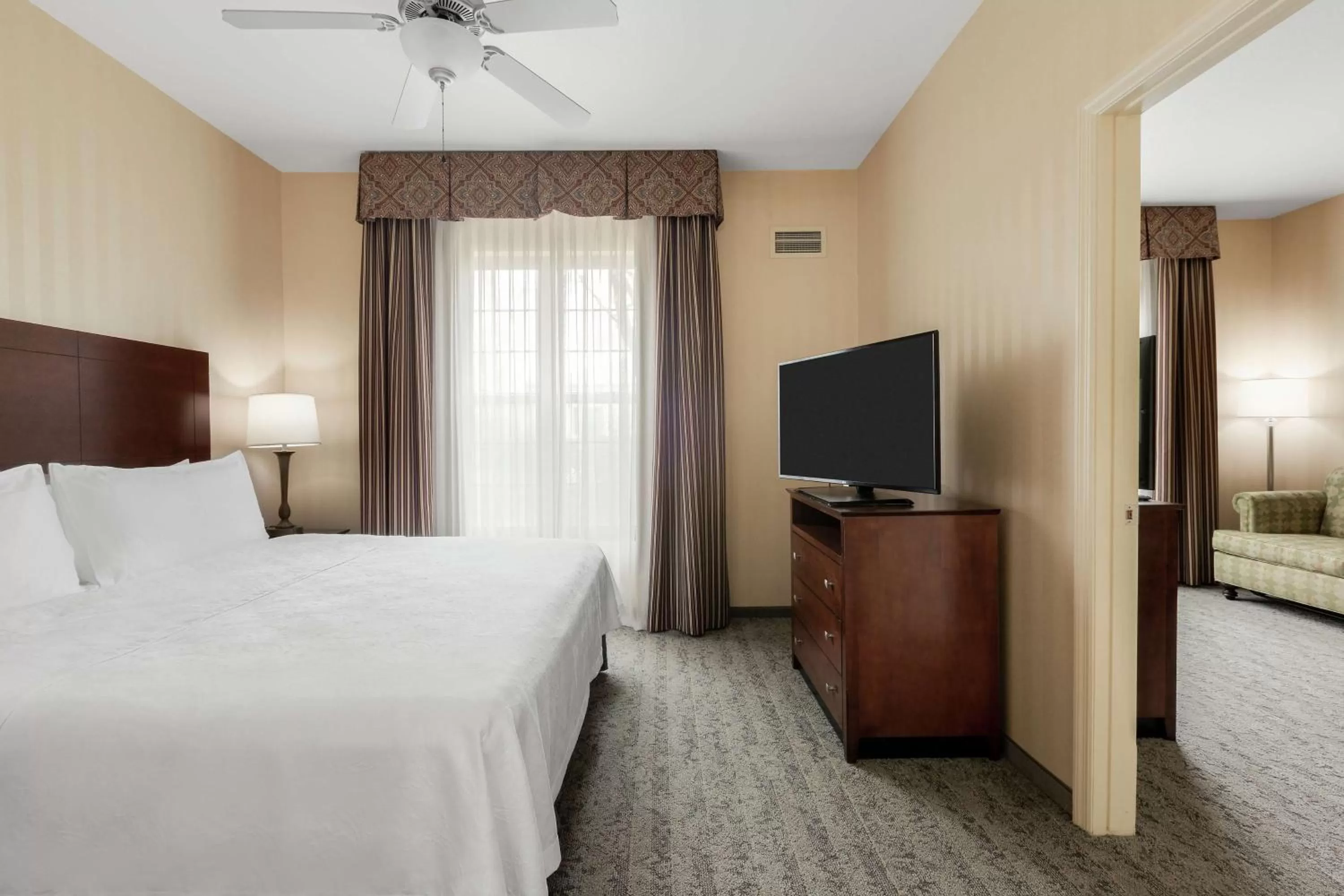Bedroom, Bed in Homewood Suites by Hilton Sacramento Airport-Natomas