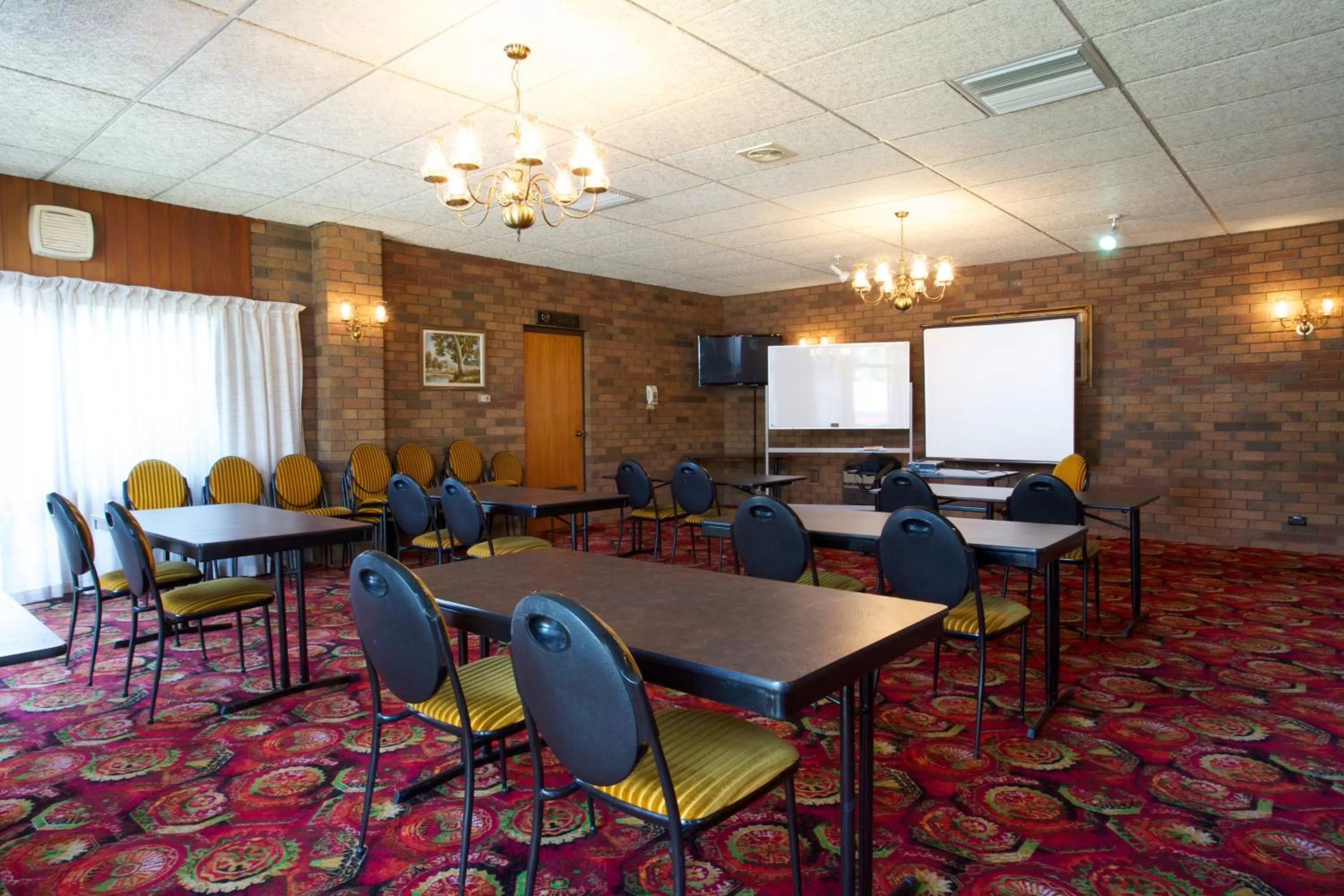 Business facilities in Golden Grain Motor Inn