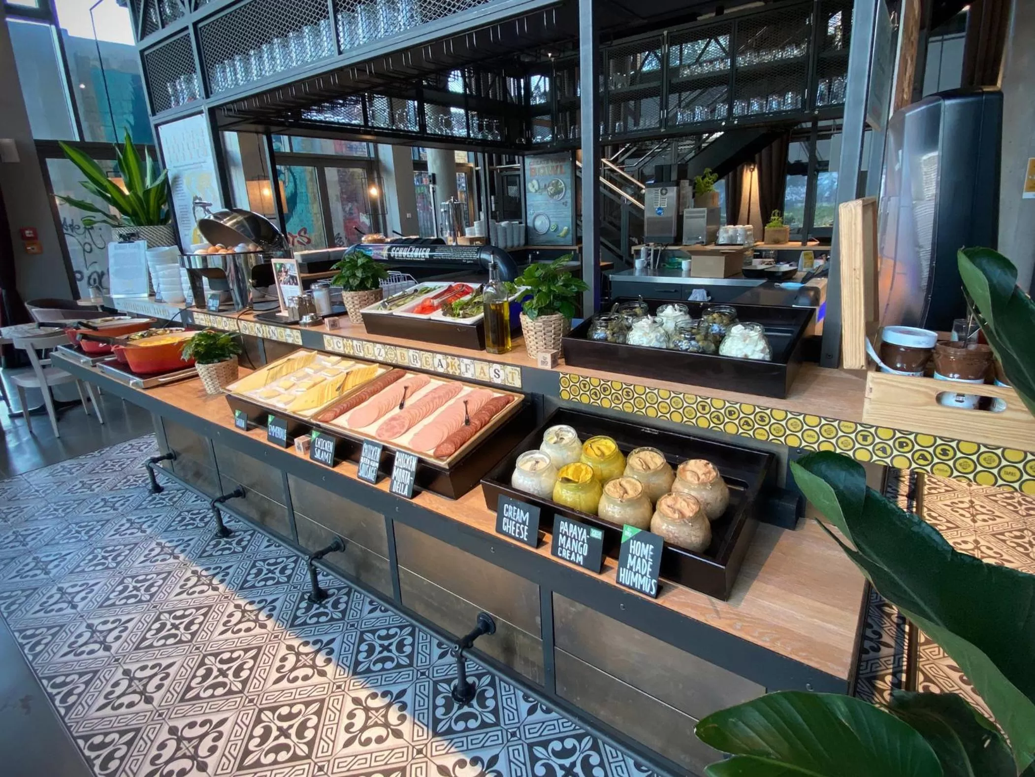 Food and drinks in Schulz Hotel Berlin Wall at the East Side Gallery