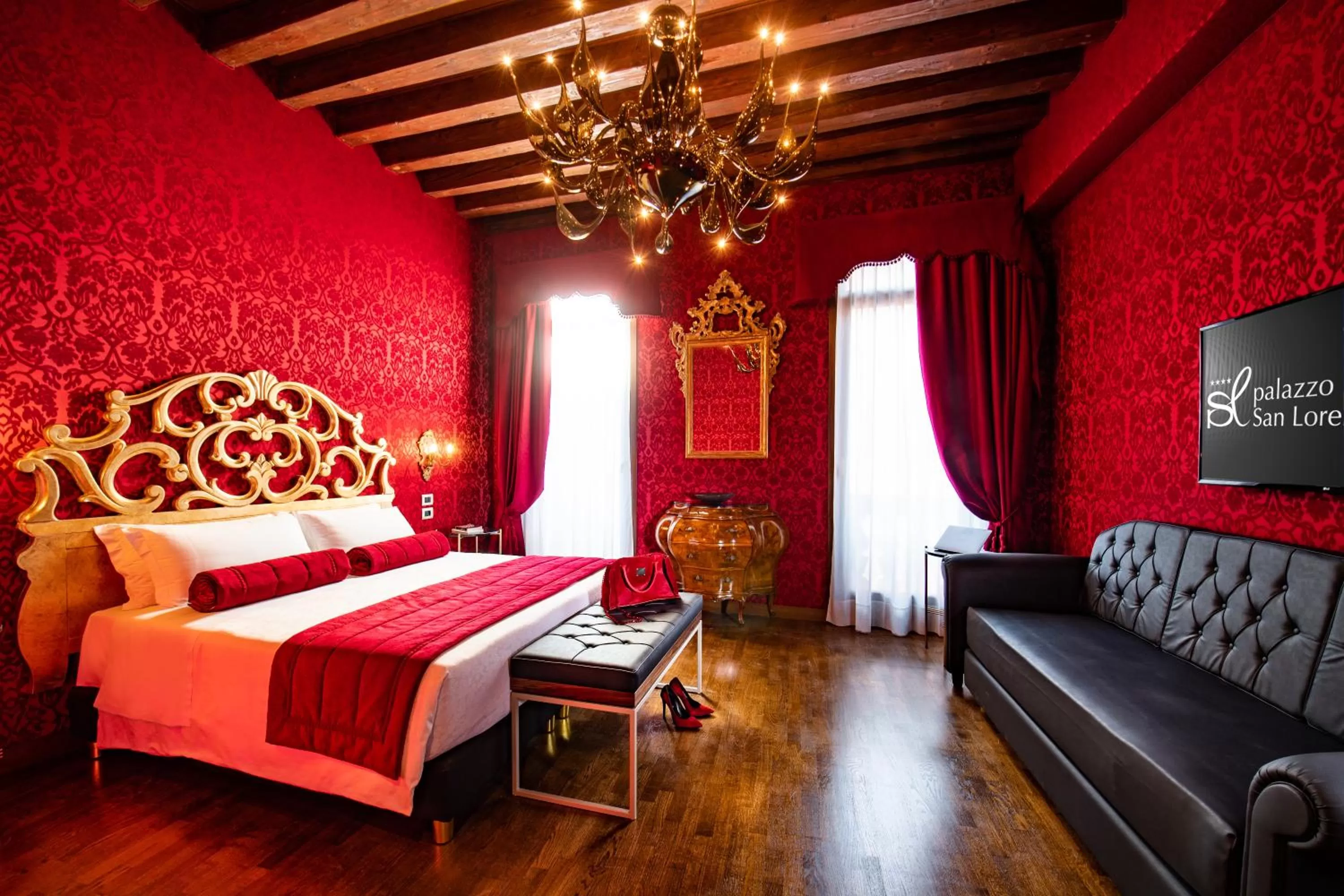 Photo of the whole room, Bed in Palazzo San Lorenzo