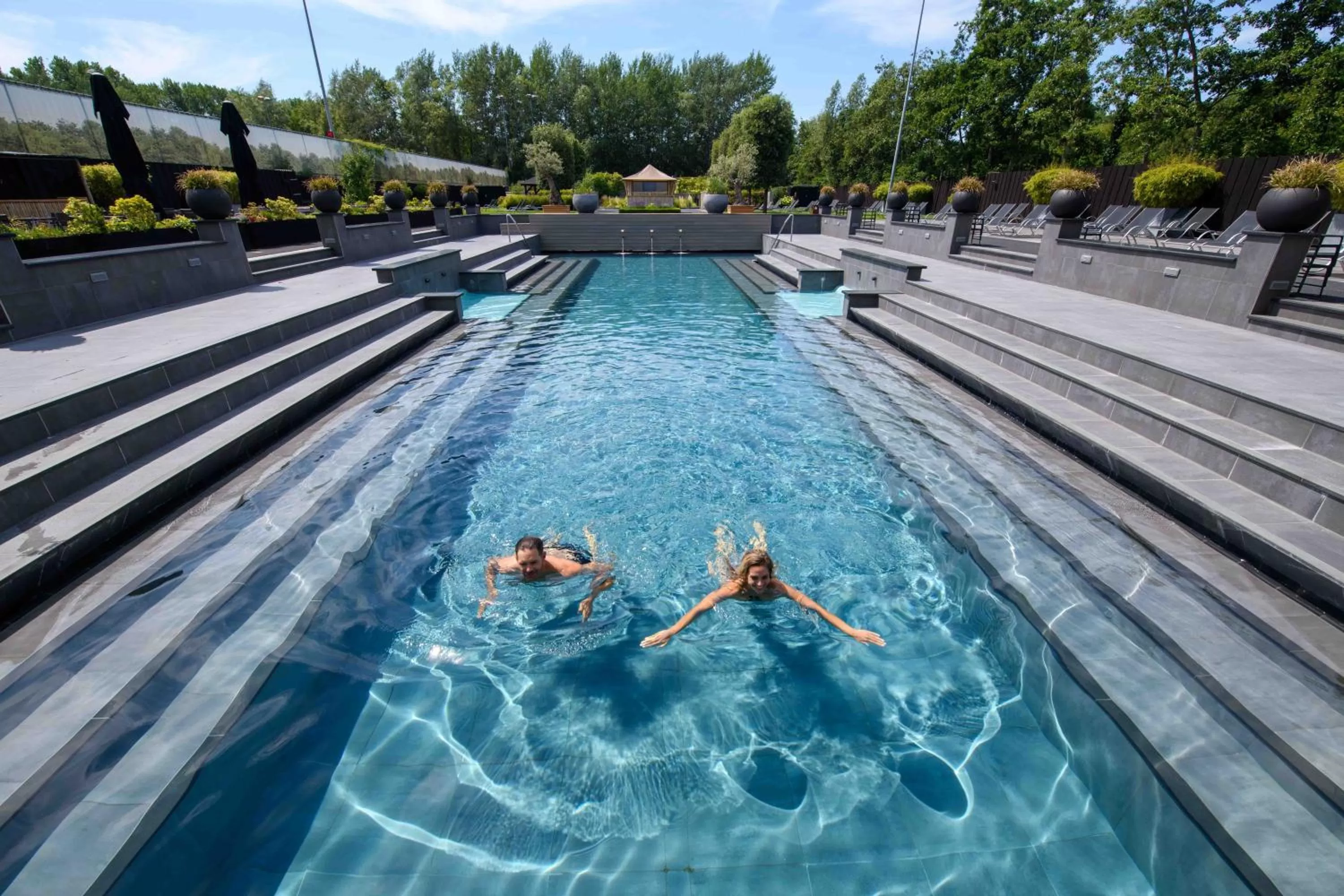 Swimming pool in Hotel & Wellness Zuiver