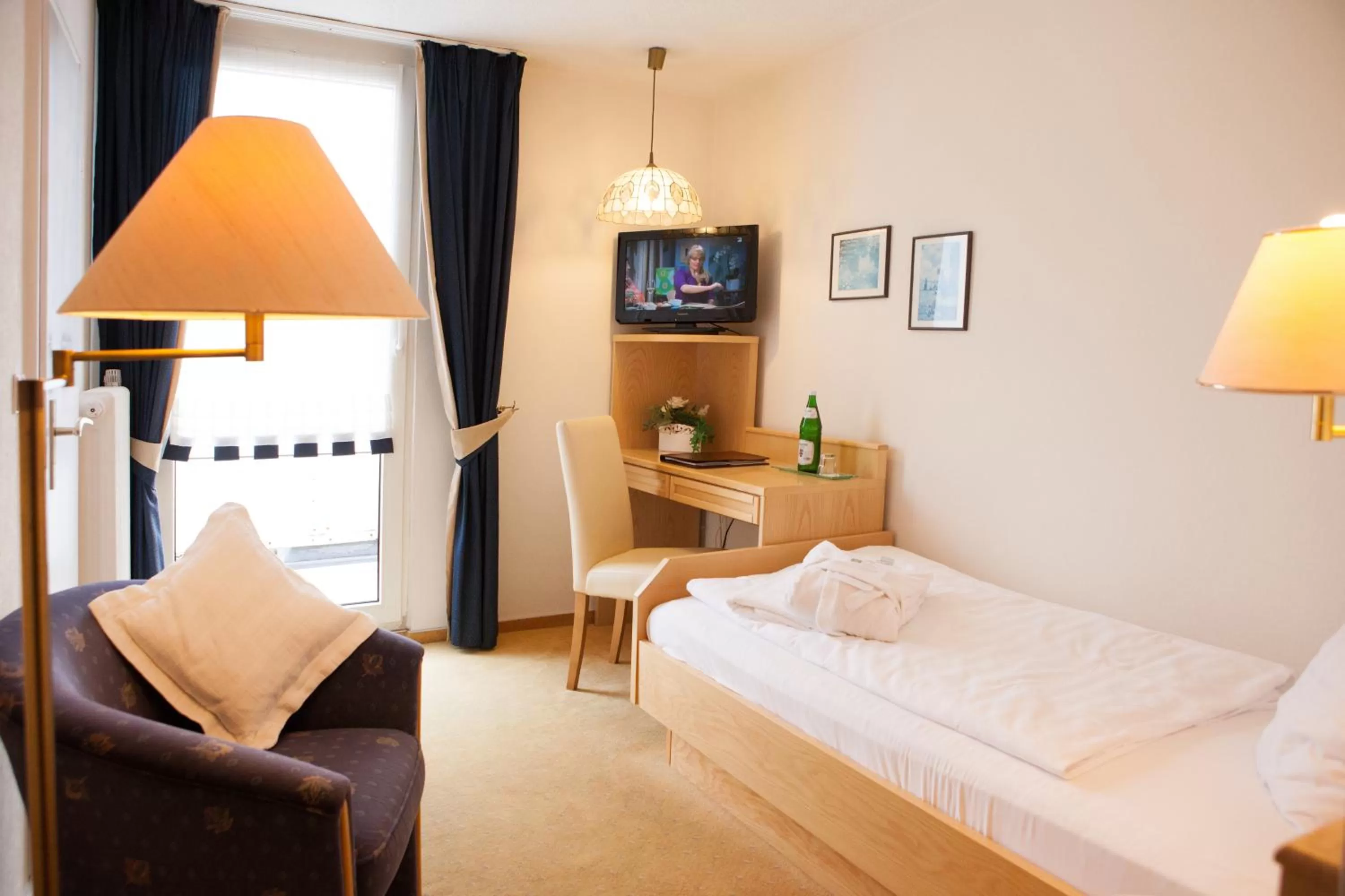 Photo of the whole room, Bed in Ferienhotel Haus Becker