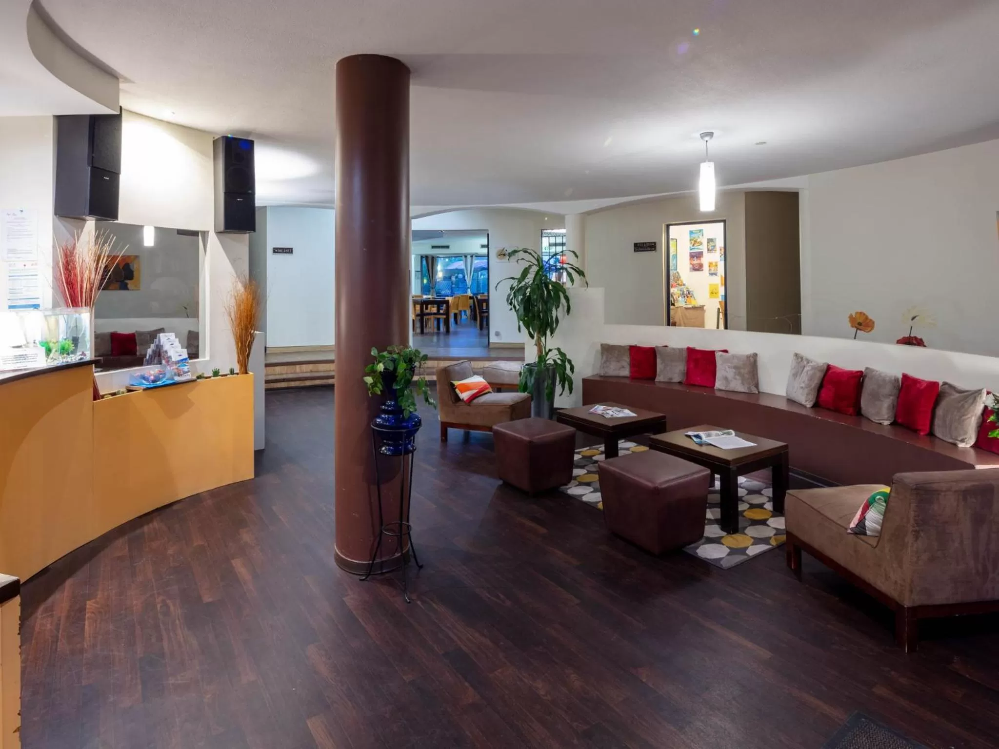 Lobby or reception in Noemys Toulon La Valette - Hotel restaurant avec piscine