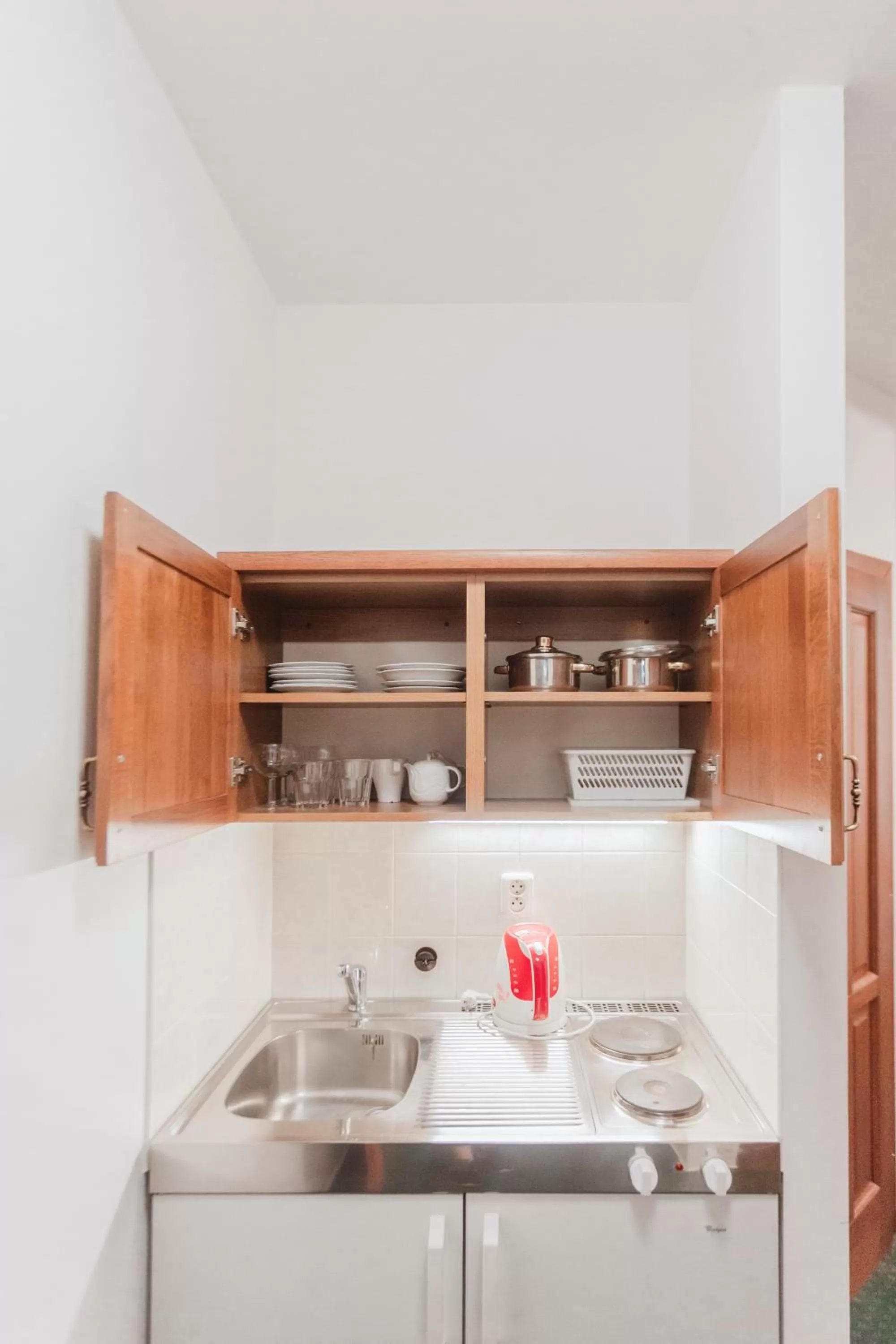 Coffee/tea facilities in Hotel Peko