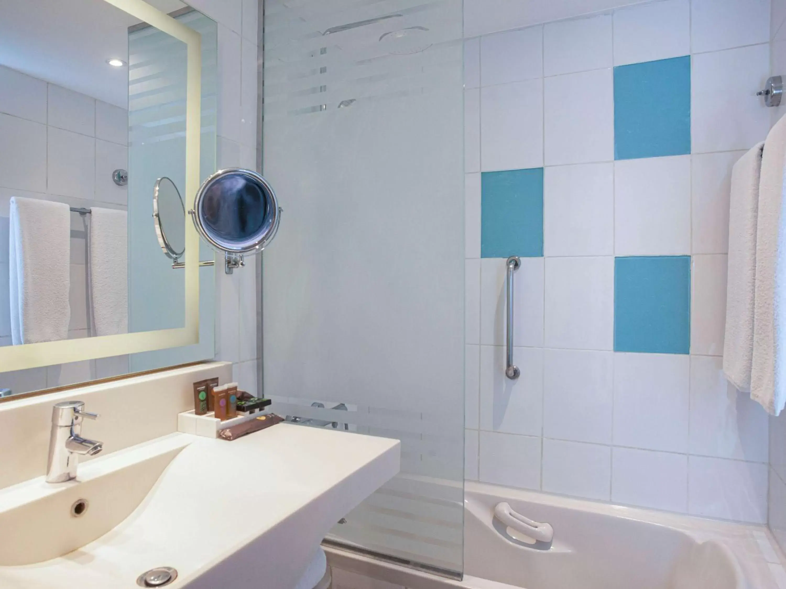 Junior Suite with 1 double bed and sofa River View in Hotel Novotel Cairo El Borg Junior Suite with 1 double bed and sofa River View in Hotel Novotel Cairo El Borg