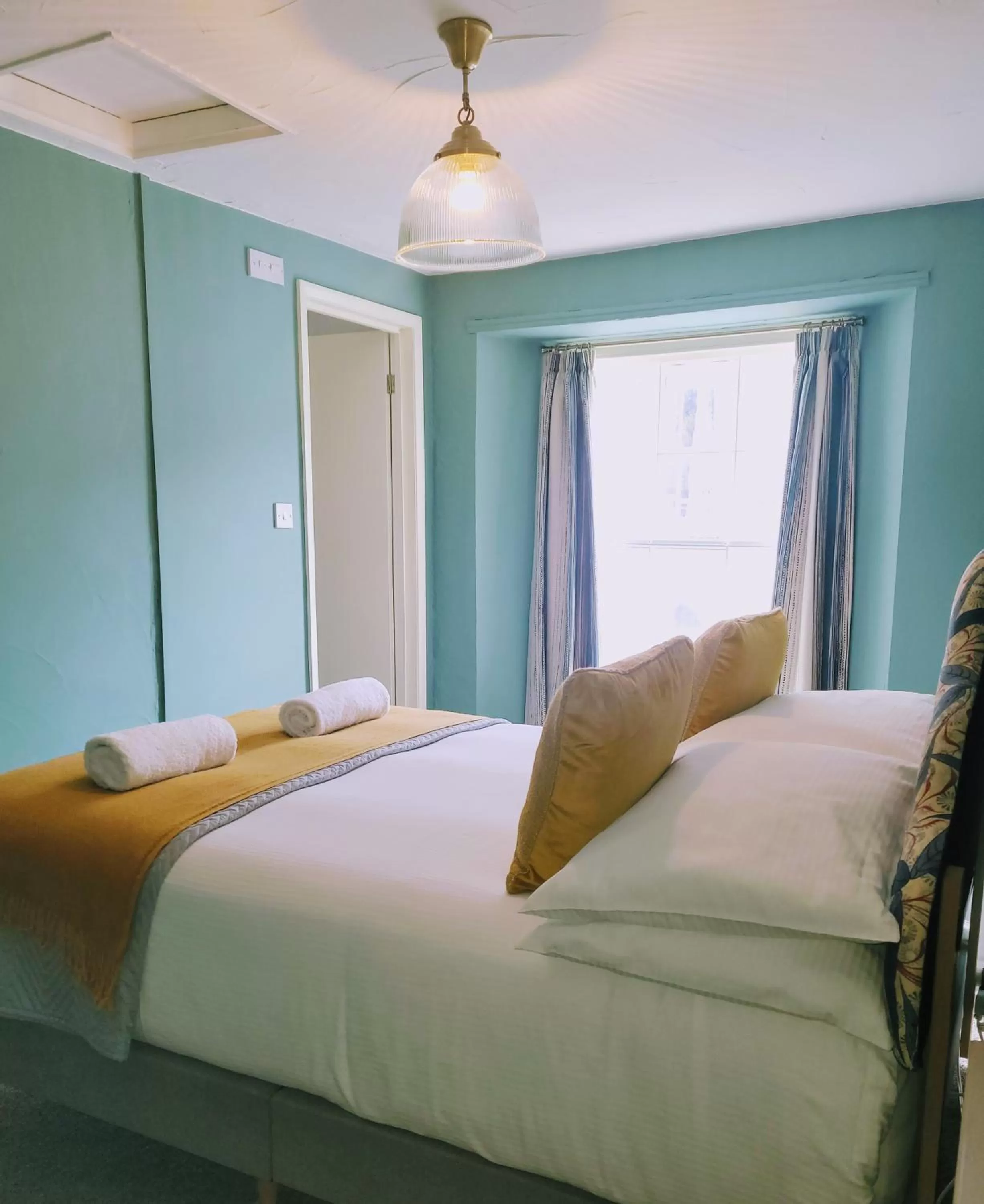 Photo of the whole room, Bed in Jacobs Ladder Inn