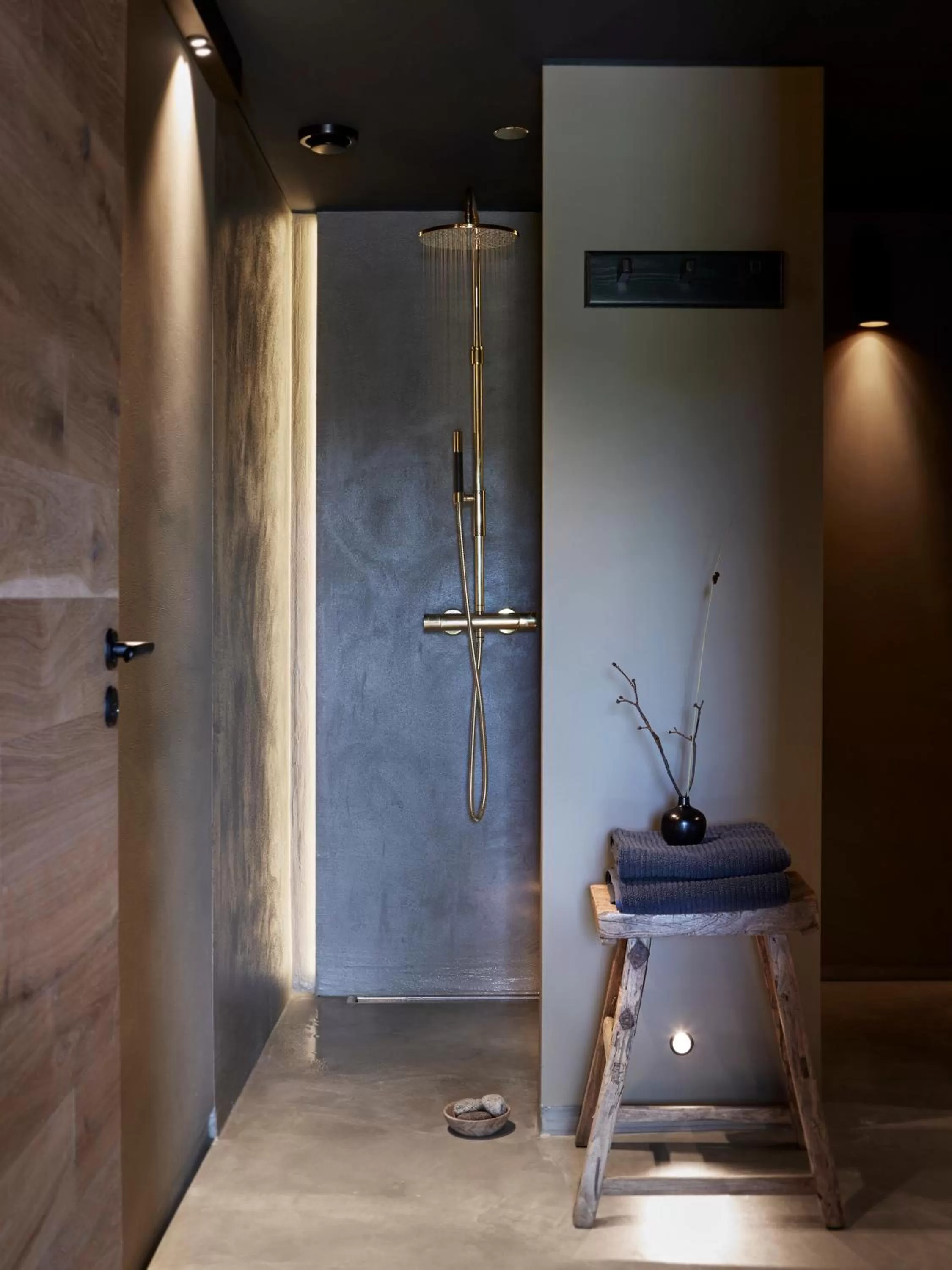 Shower, Bathroom in Storfjord Hotel