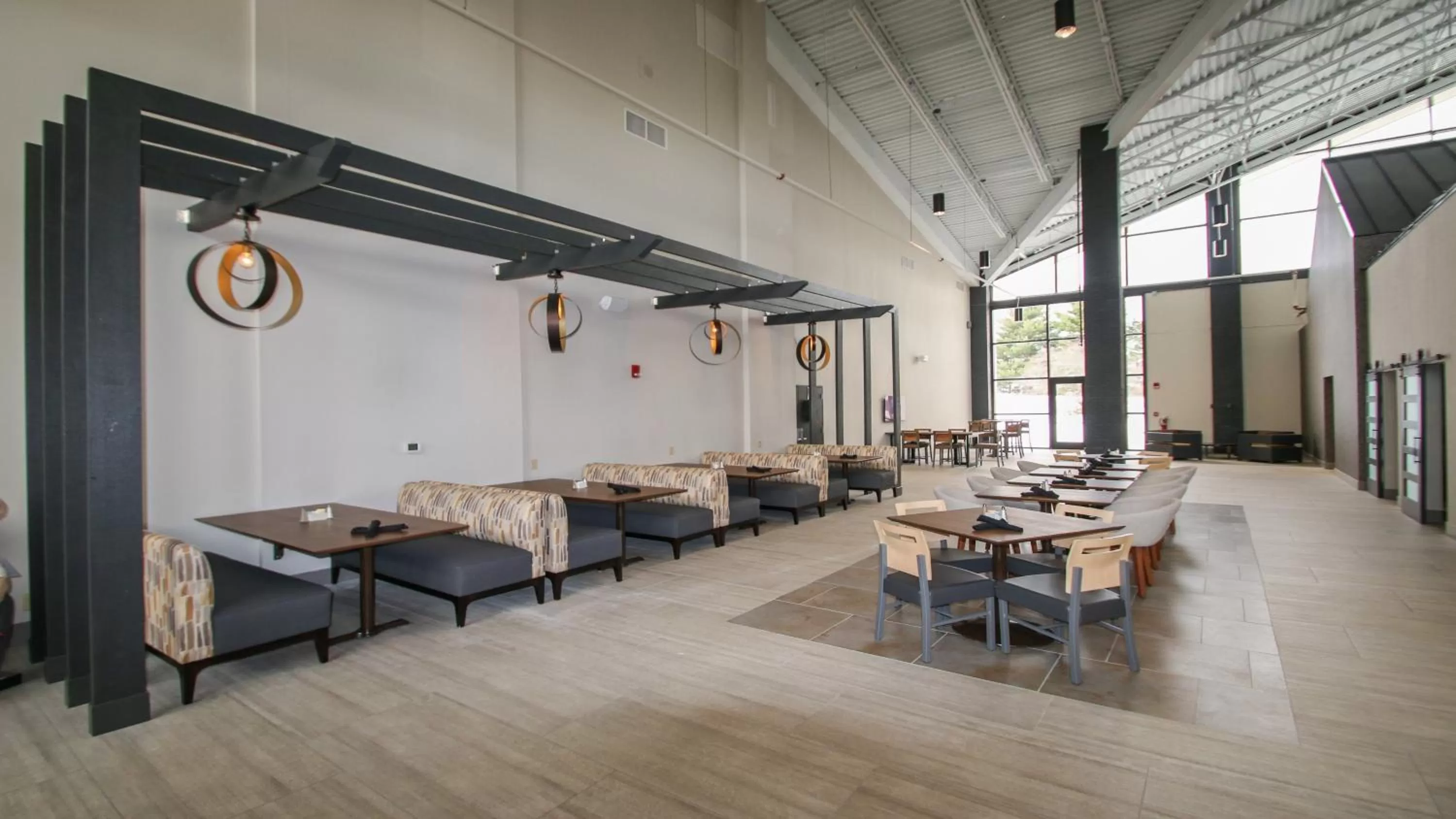 Restaurant/places to eat in Holiday Inn Roanoke Airport - Conference CTR by IHG