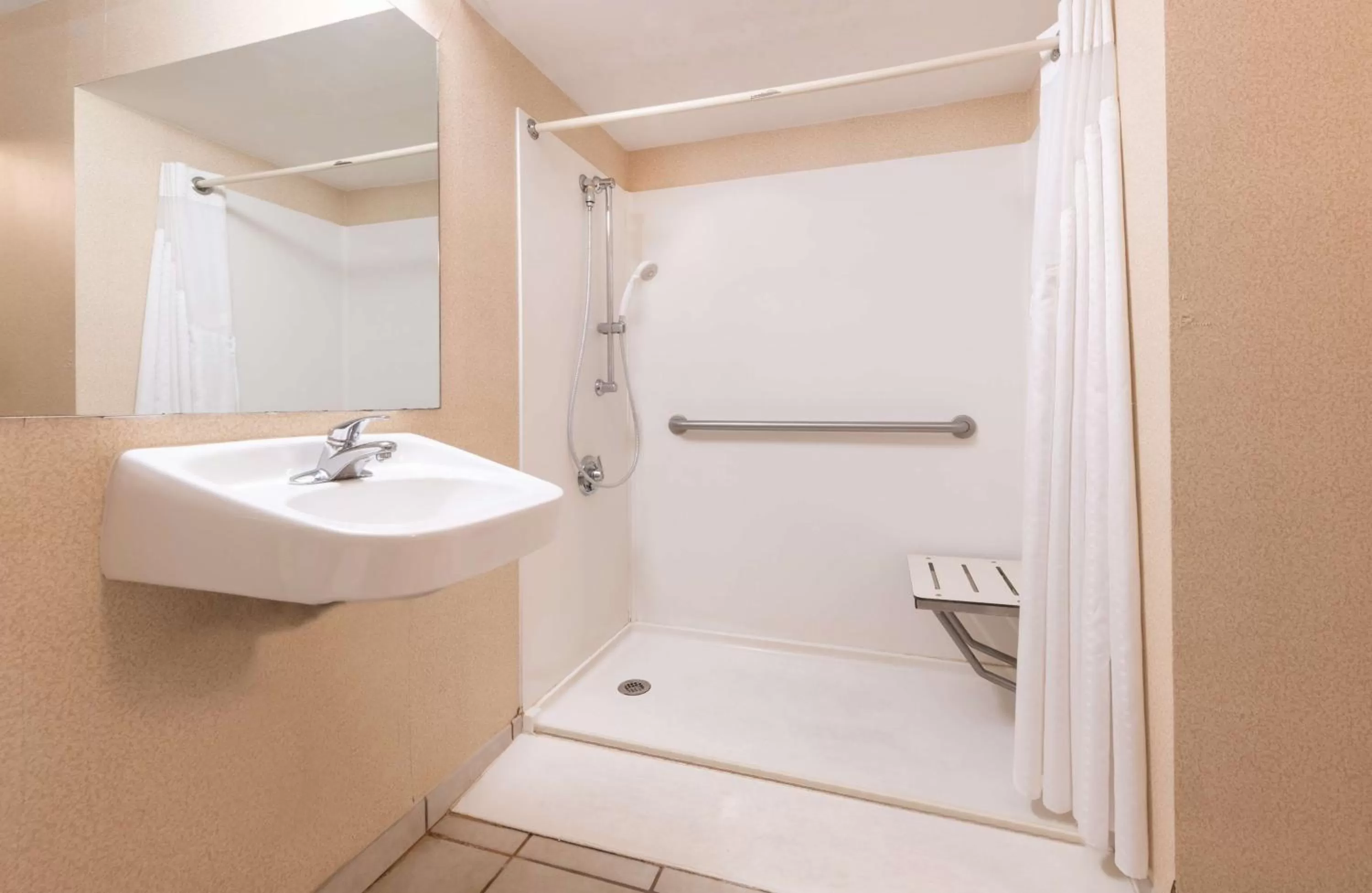 Bathroom in Aviator Hotel & Suites, BW Signature Collection