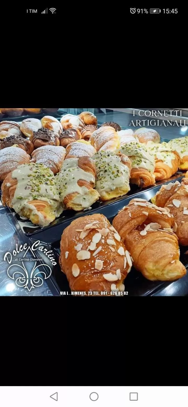 Food in CARLINO Room's