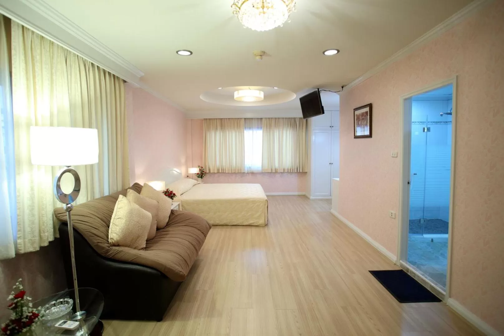 Bed in PJ Watergate Hotel