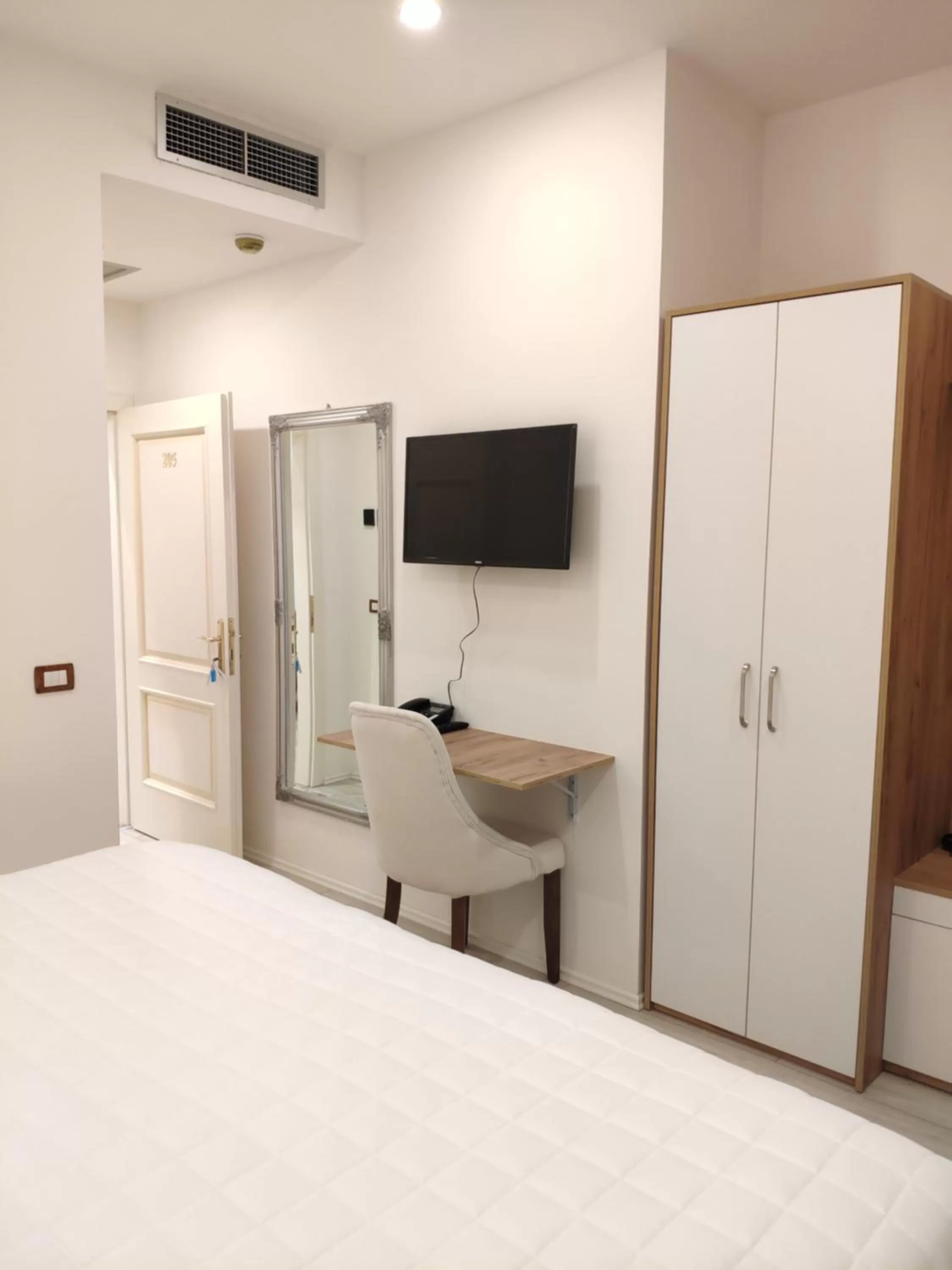 Bedroom, Bed in Hotel TREVA