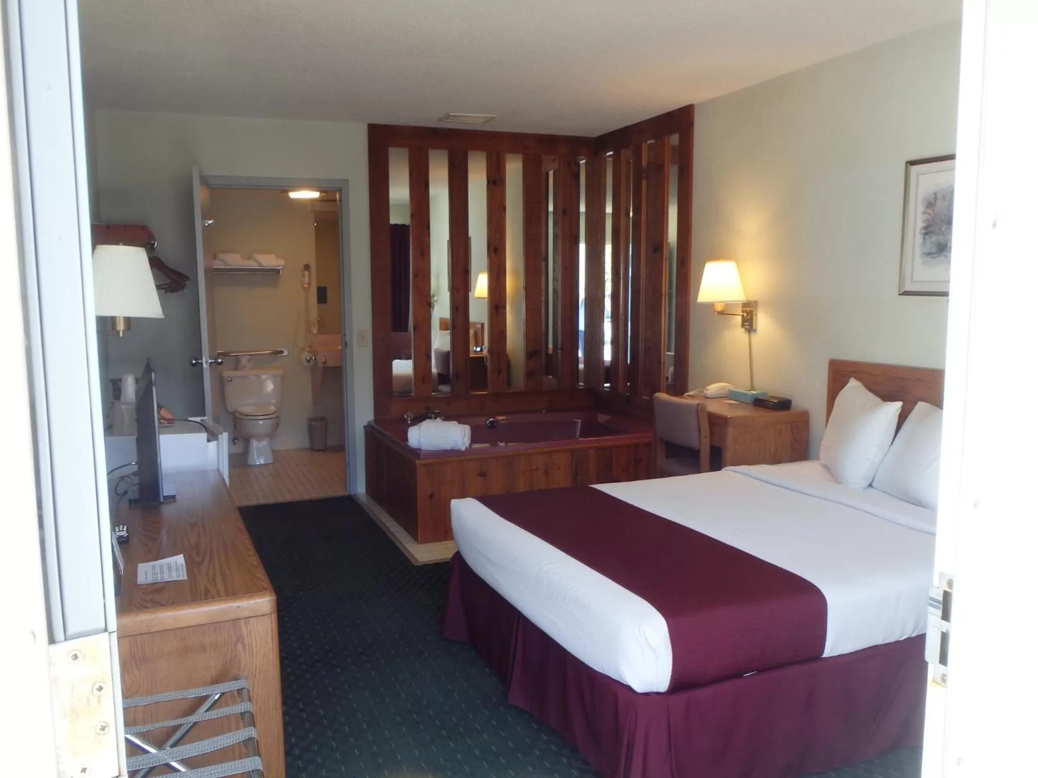 Hot Tub in Americas Best Value Inn Saint Ignace