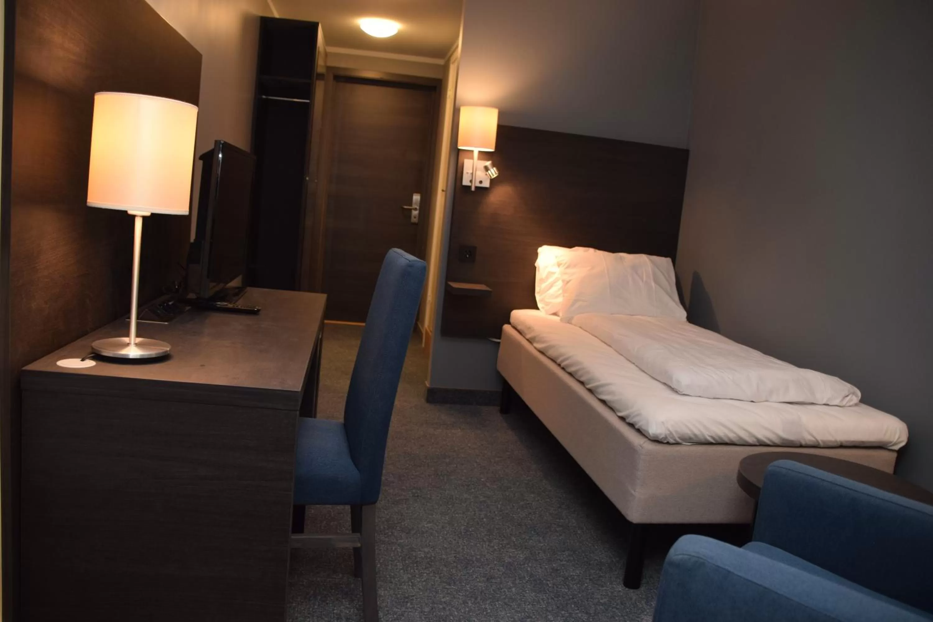 Bedroom, Bed in Thon Hotel Måløy