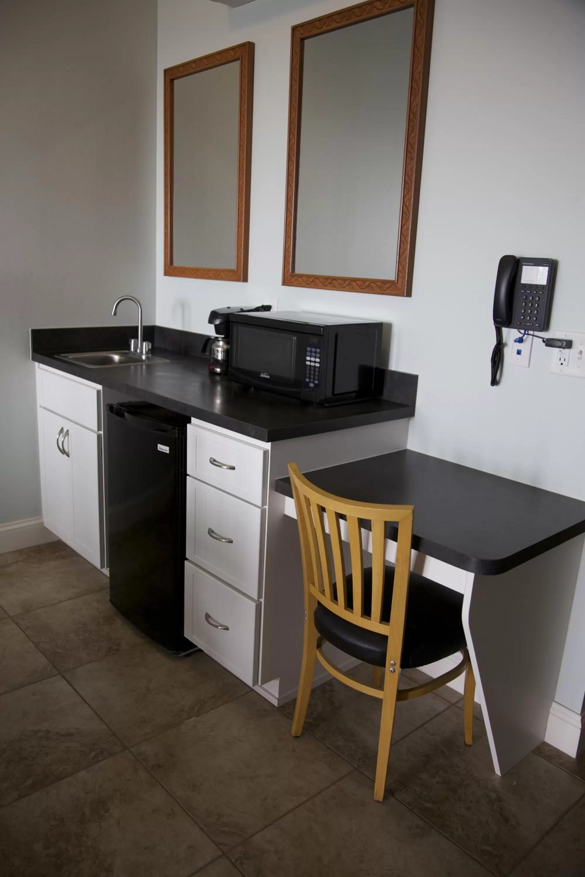 Kitchen or kitchenette, Kitchen/Kitchenette in Key West Resort - Lake Dora
