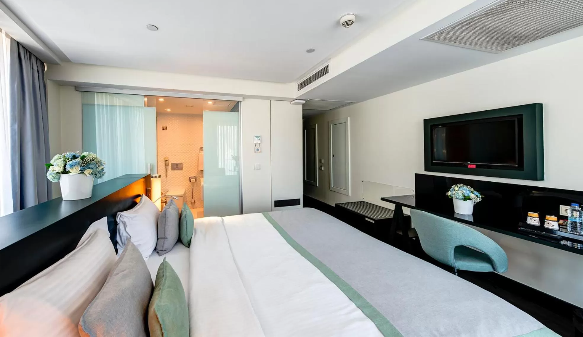 Bathroom, Bed in The Elysium Styles Taksim