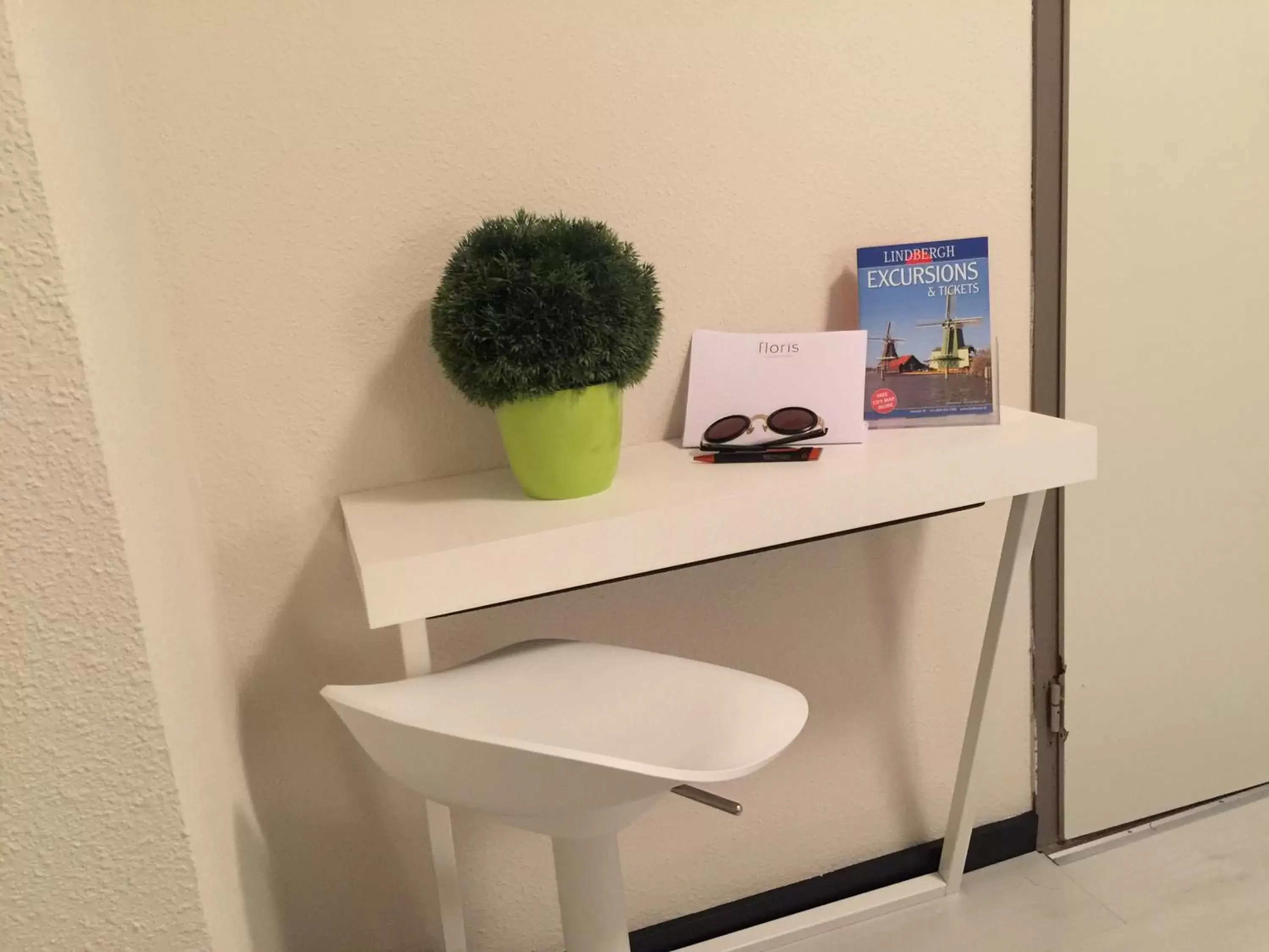 Single Room in France Hotel Single Room in France Hotel