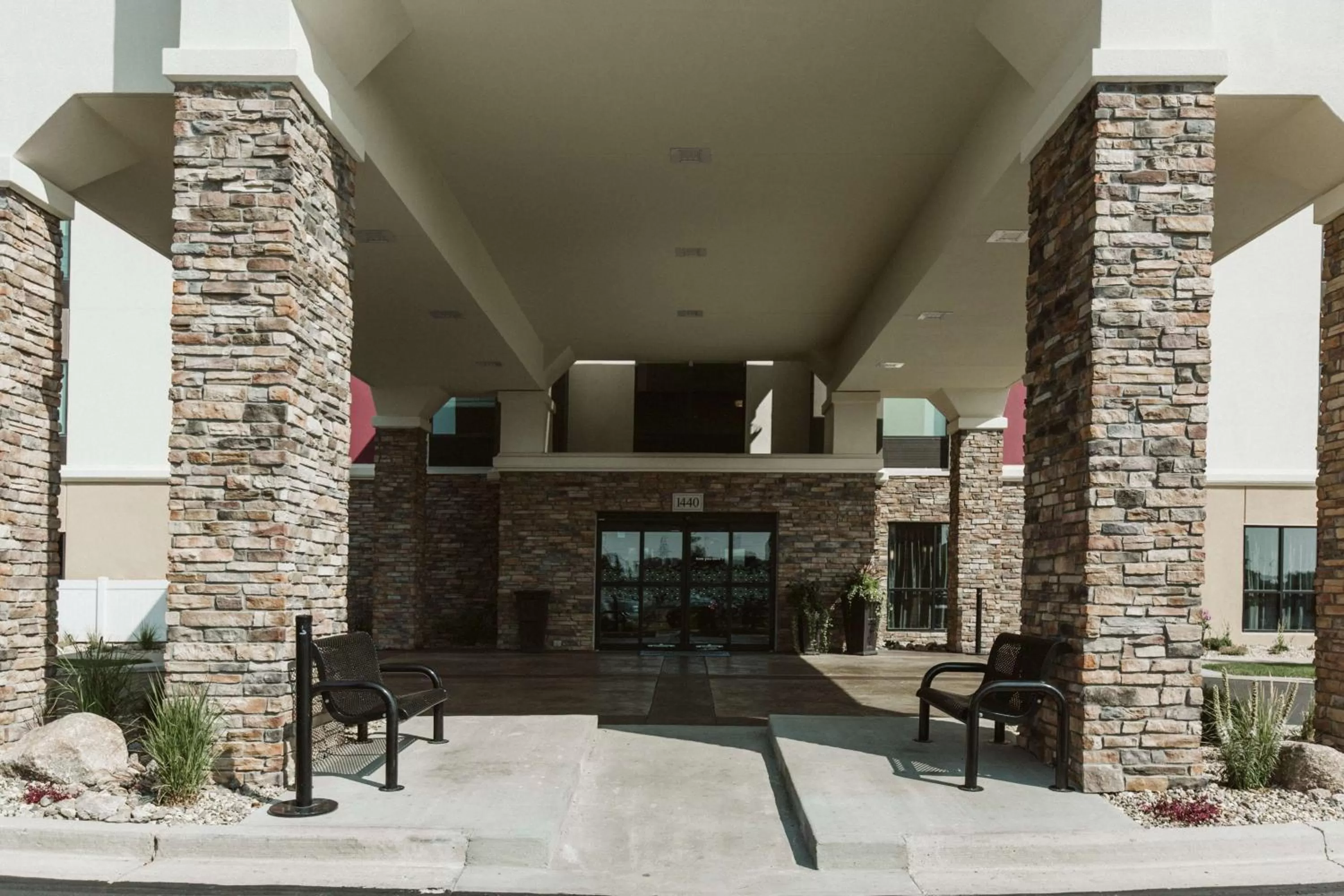 Property building in Hampton Inn Bismarck