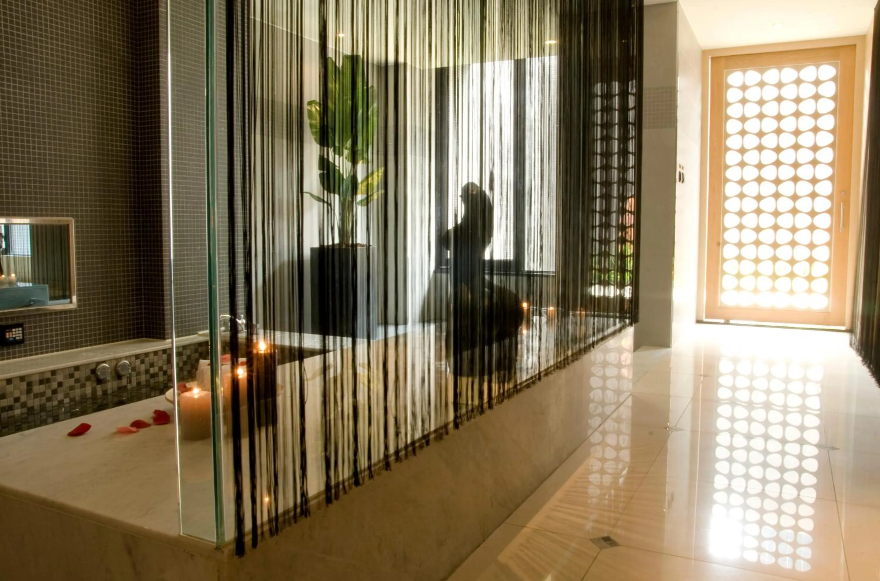 Decorative detail in Yes Motel