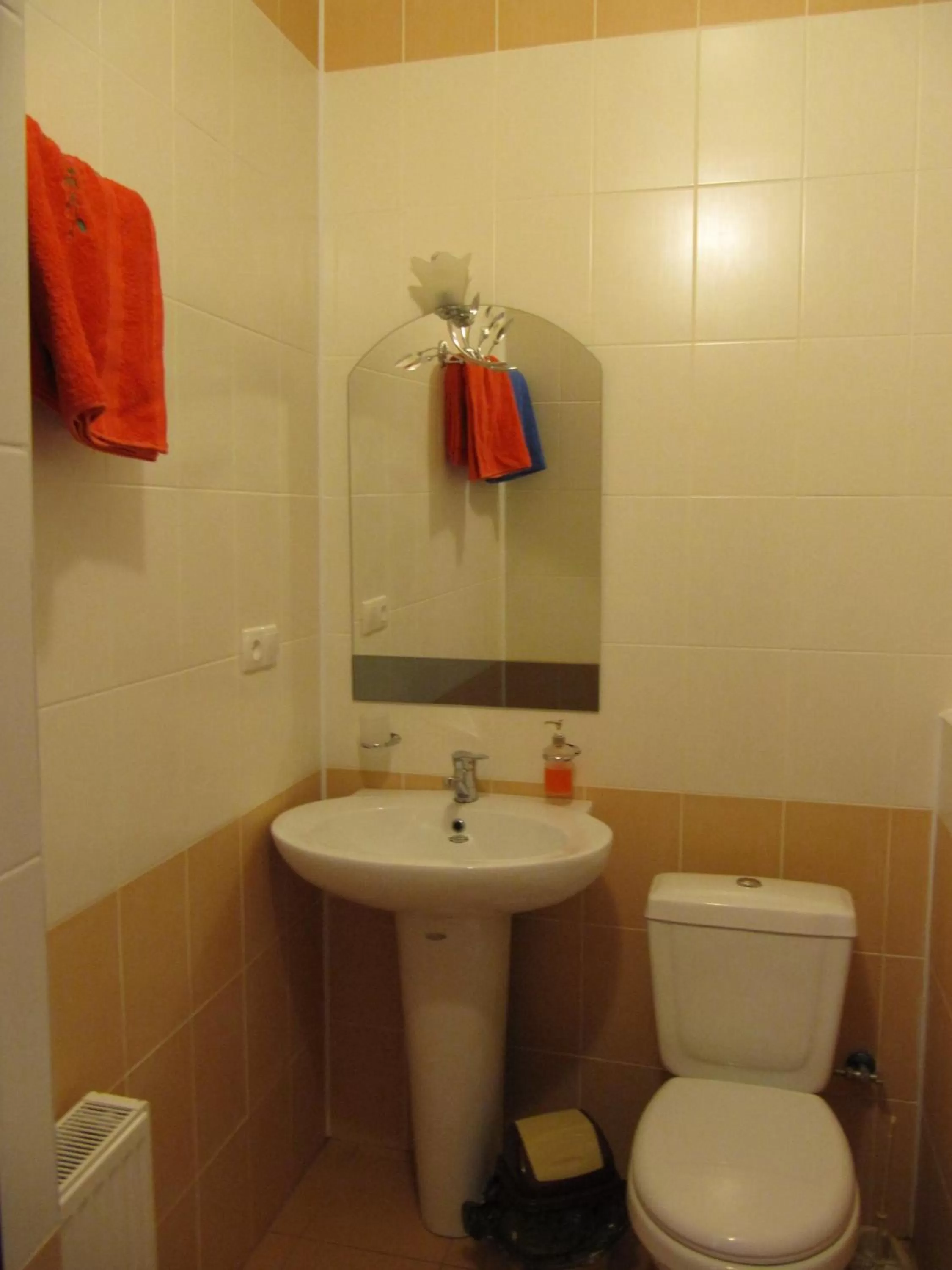 Bathroom in Monte-Kristo Hotel