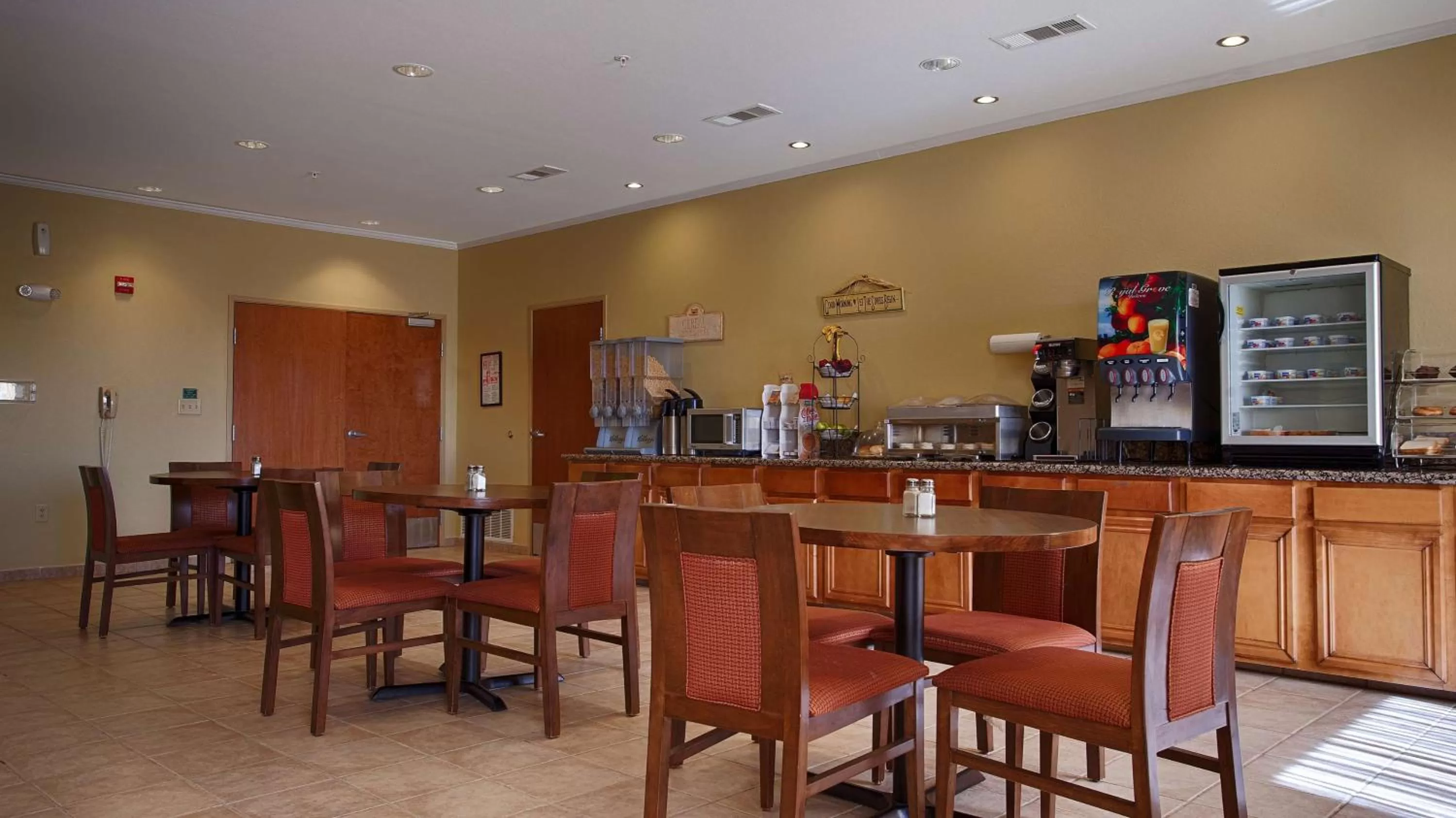 Restaurant/places to eat in Quality Inn Perryton