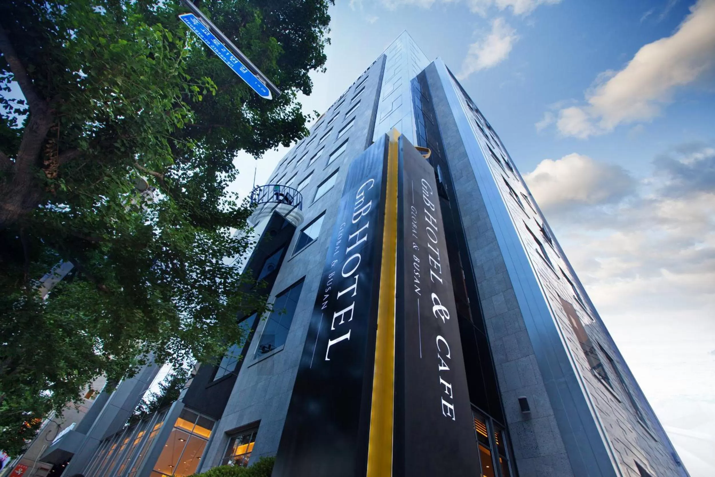 Property building in GnB Hotel