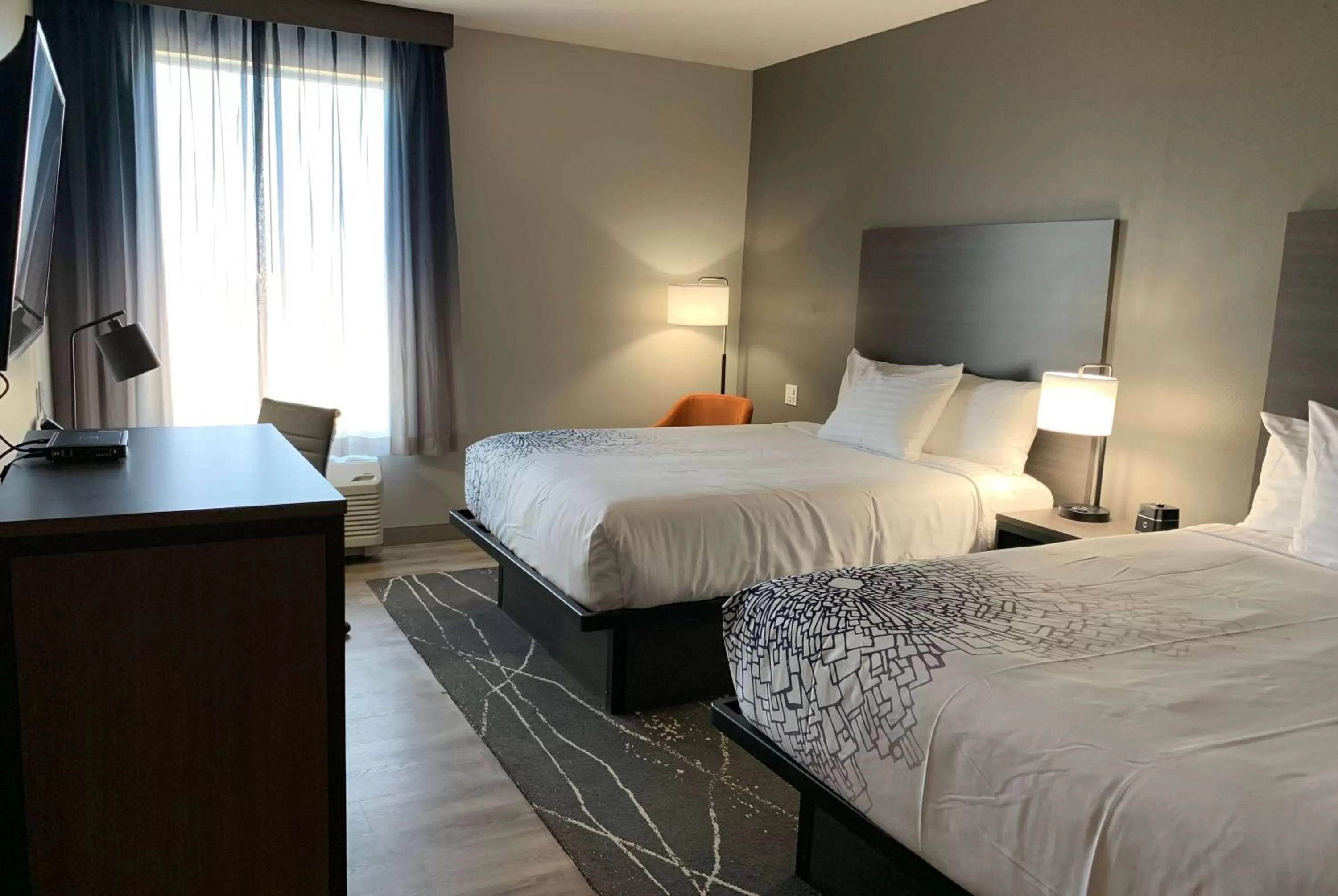 Photo of the whole room, Bed in La Quinta Inn & Suites by Wyndham Holbrook Petrified Forest