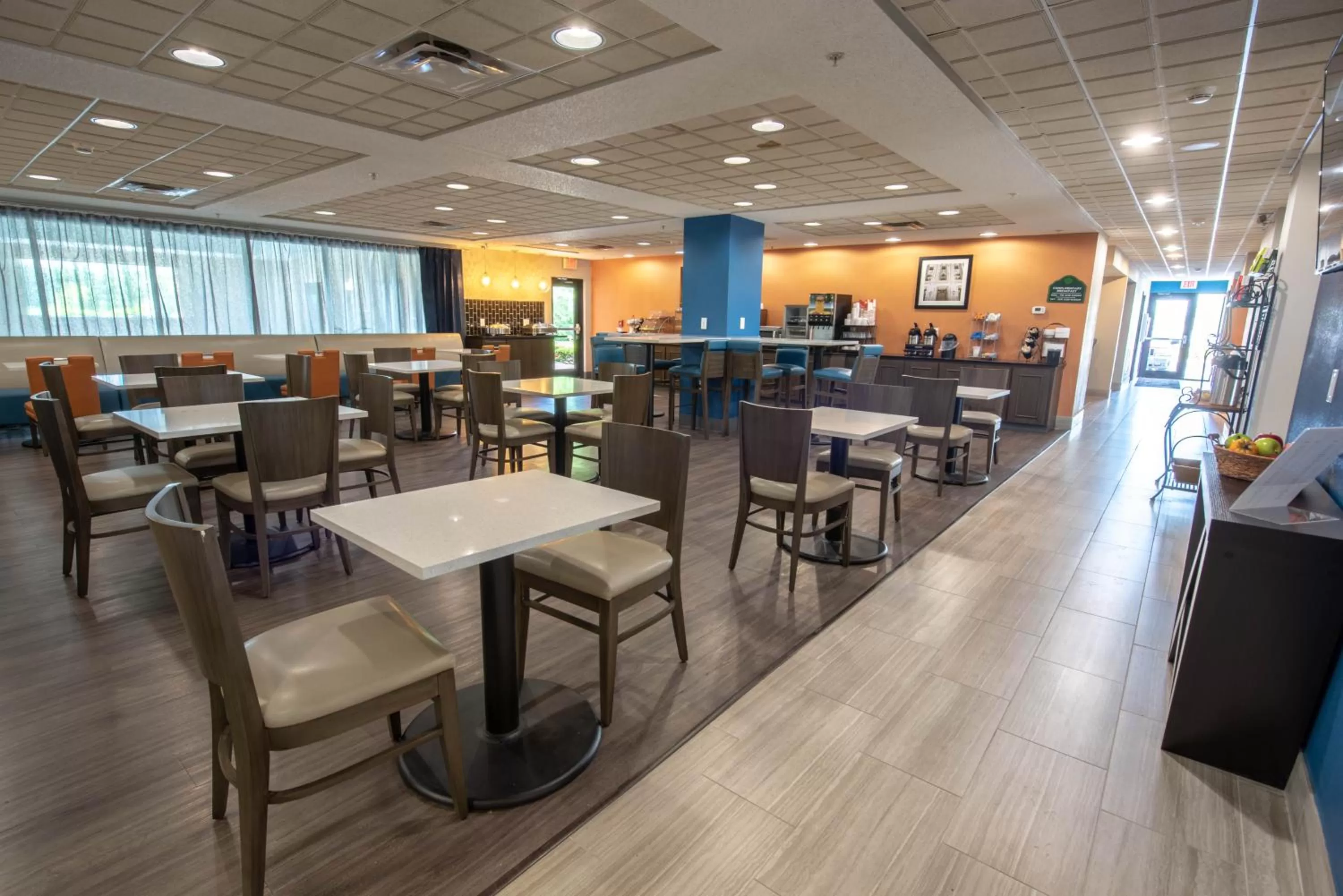 Breakfast in Wingate by Wyndham Indianapolis Airport Plainfield