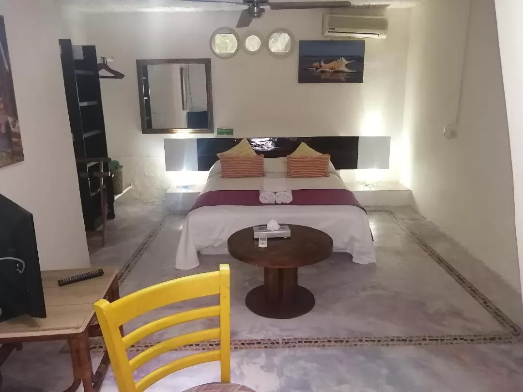 Photo of the whole room, Bed in Maria's Kan Kin