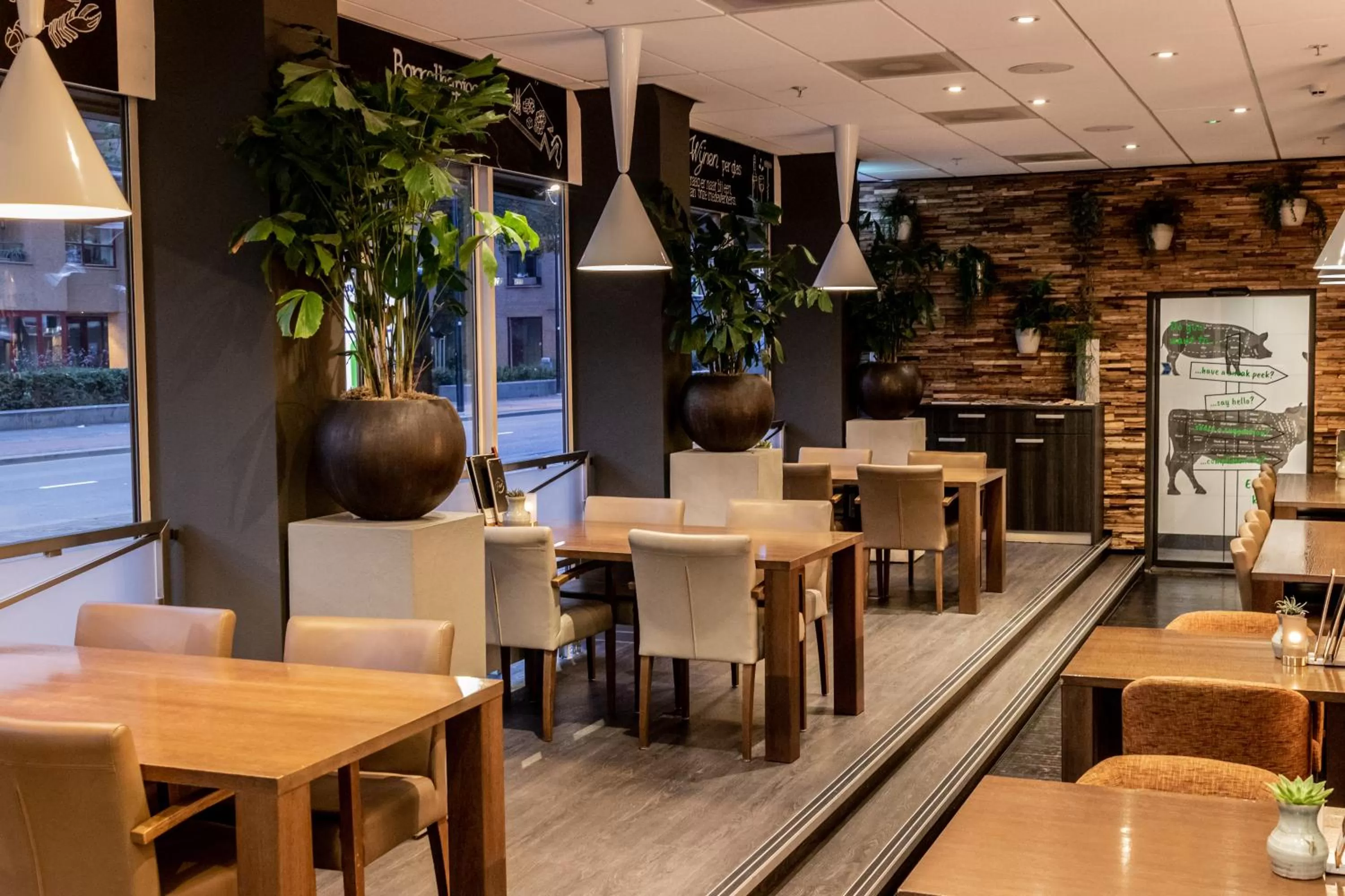 Restaurant/places to eat in Mercure Hotel Tilburg Centrum