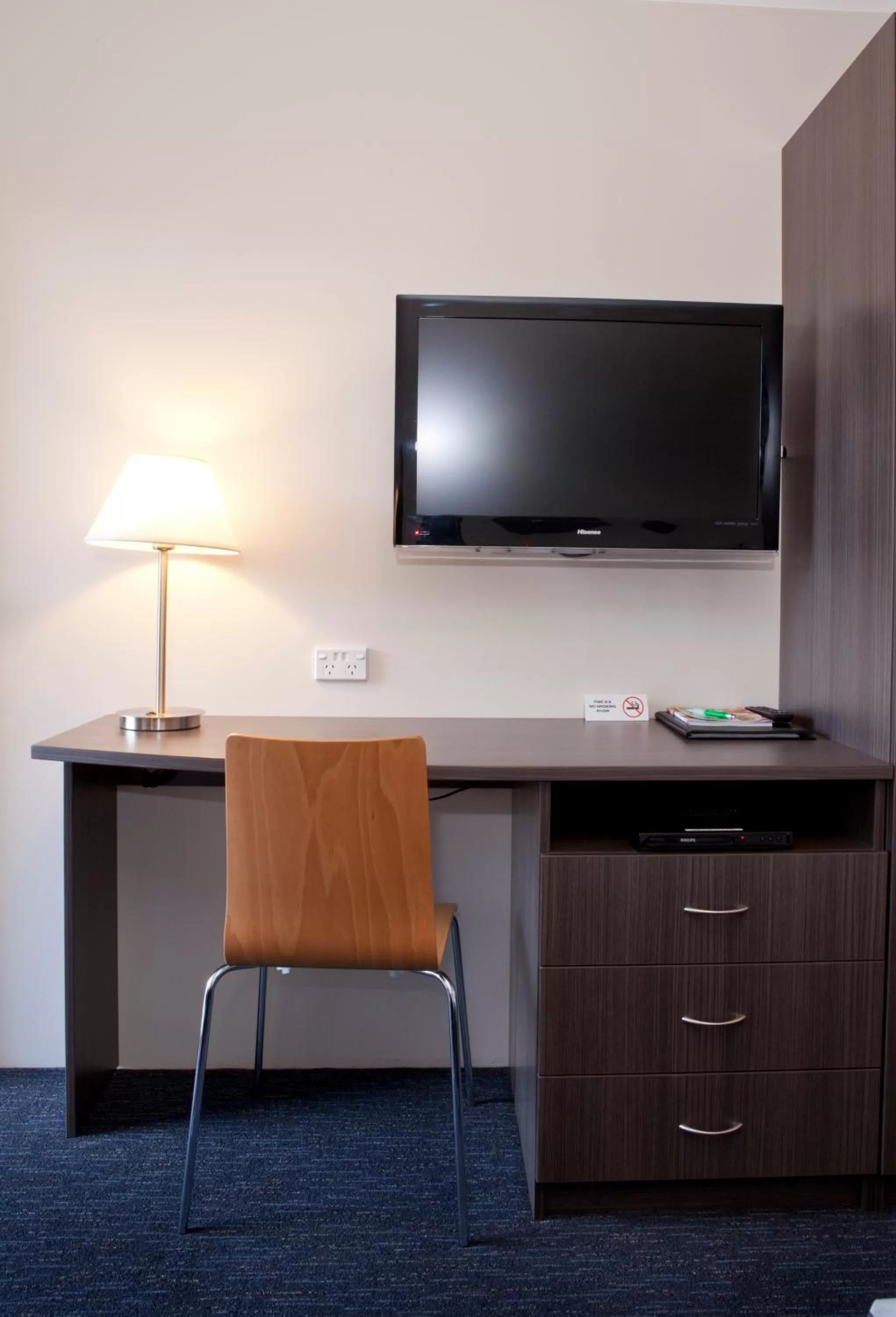 TV and multimedia in Narellan Motor Inn