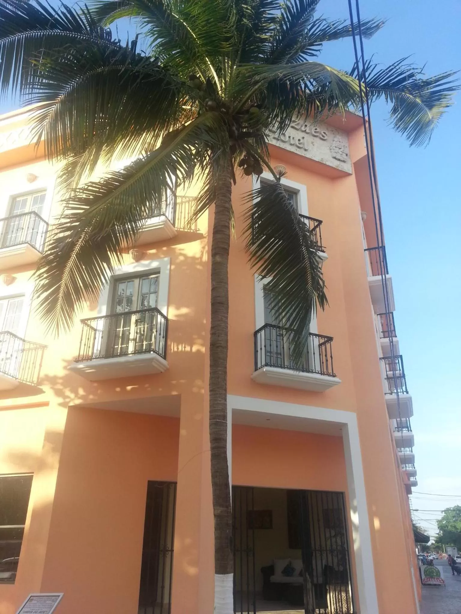 Facade/entrance in Hotel Los Itzaes by 5th av