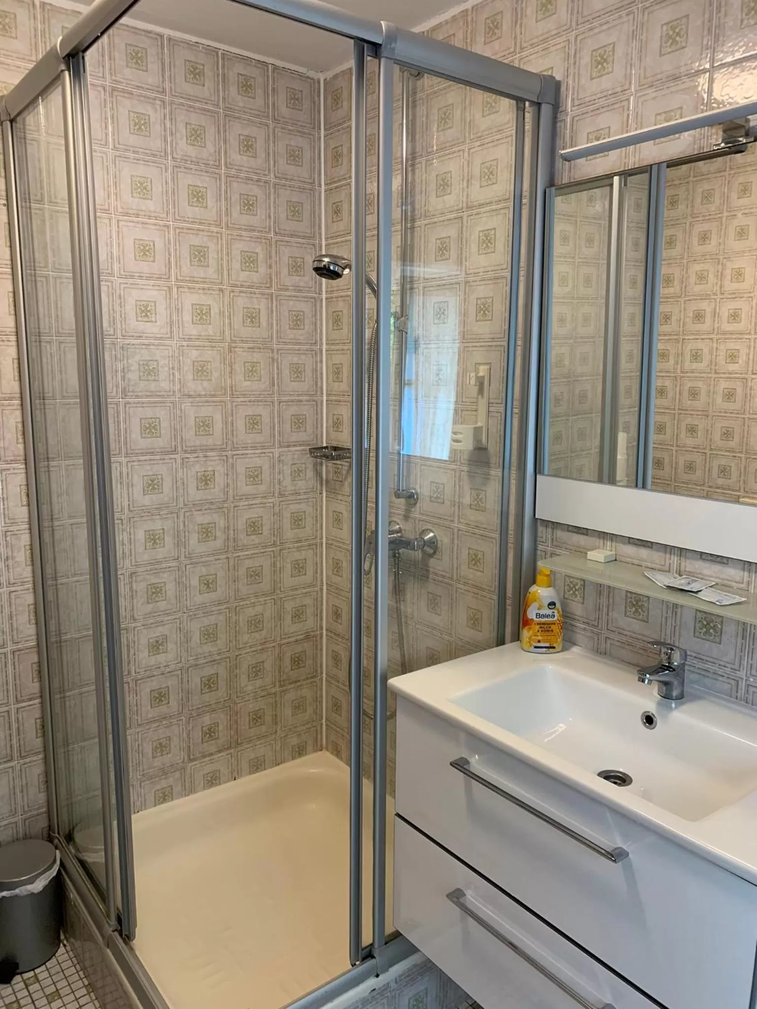 Shower in Hotel Restaurant El Greco bei der Taffingsmühle