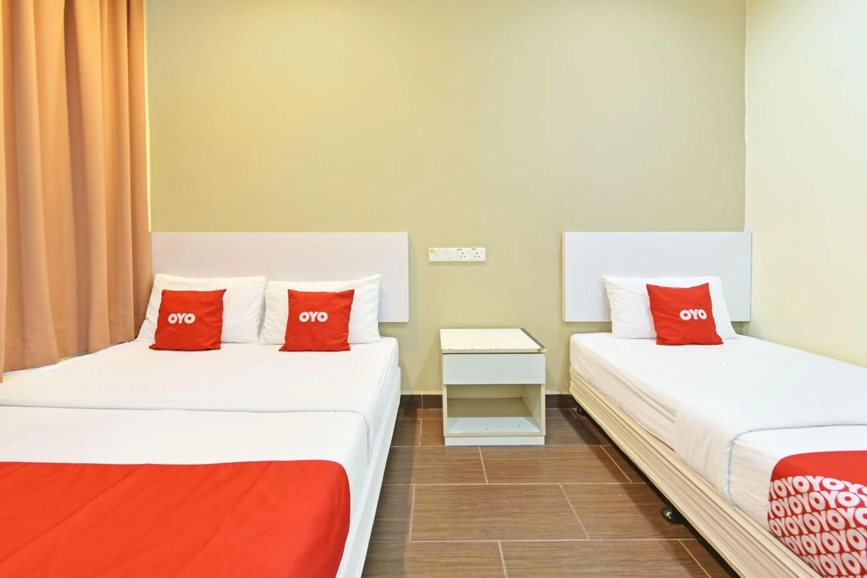 Bedroom, Bed in OYO 90853 New Soho Hotel