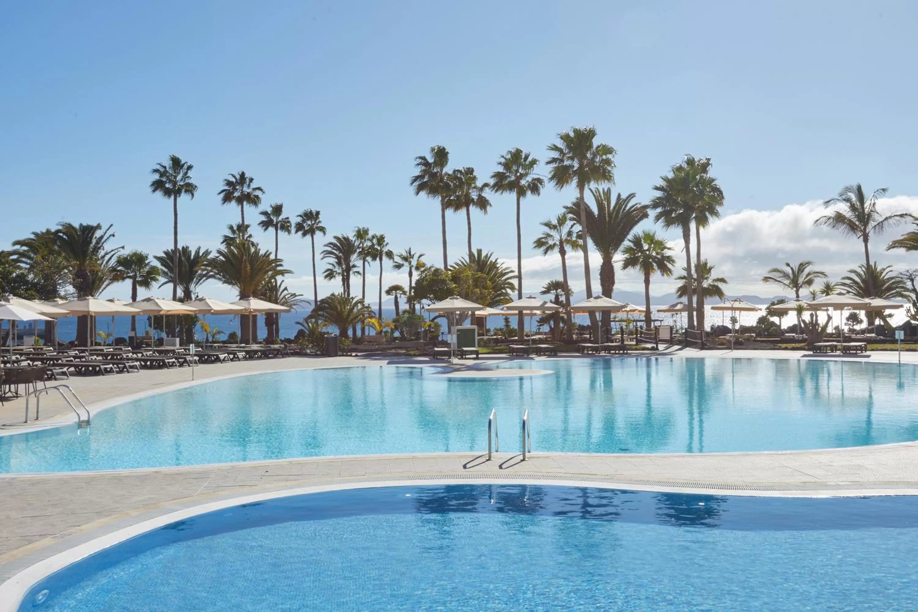Swimming pool in Dreams Lanzarote Playa Dorada Resort & Spa