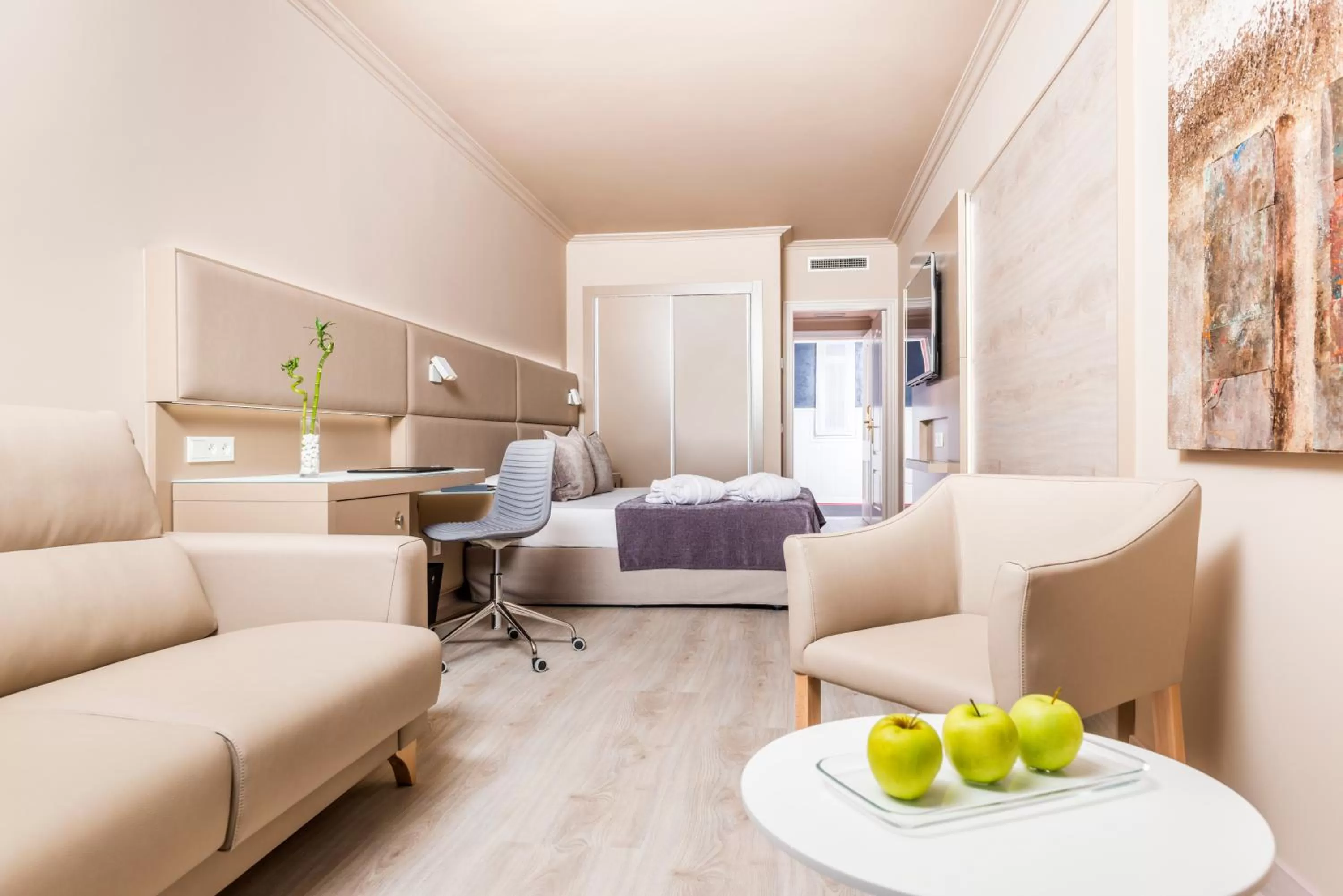 Bedroom in Sallés Hotel Pere IV