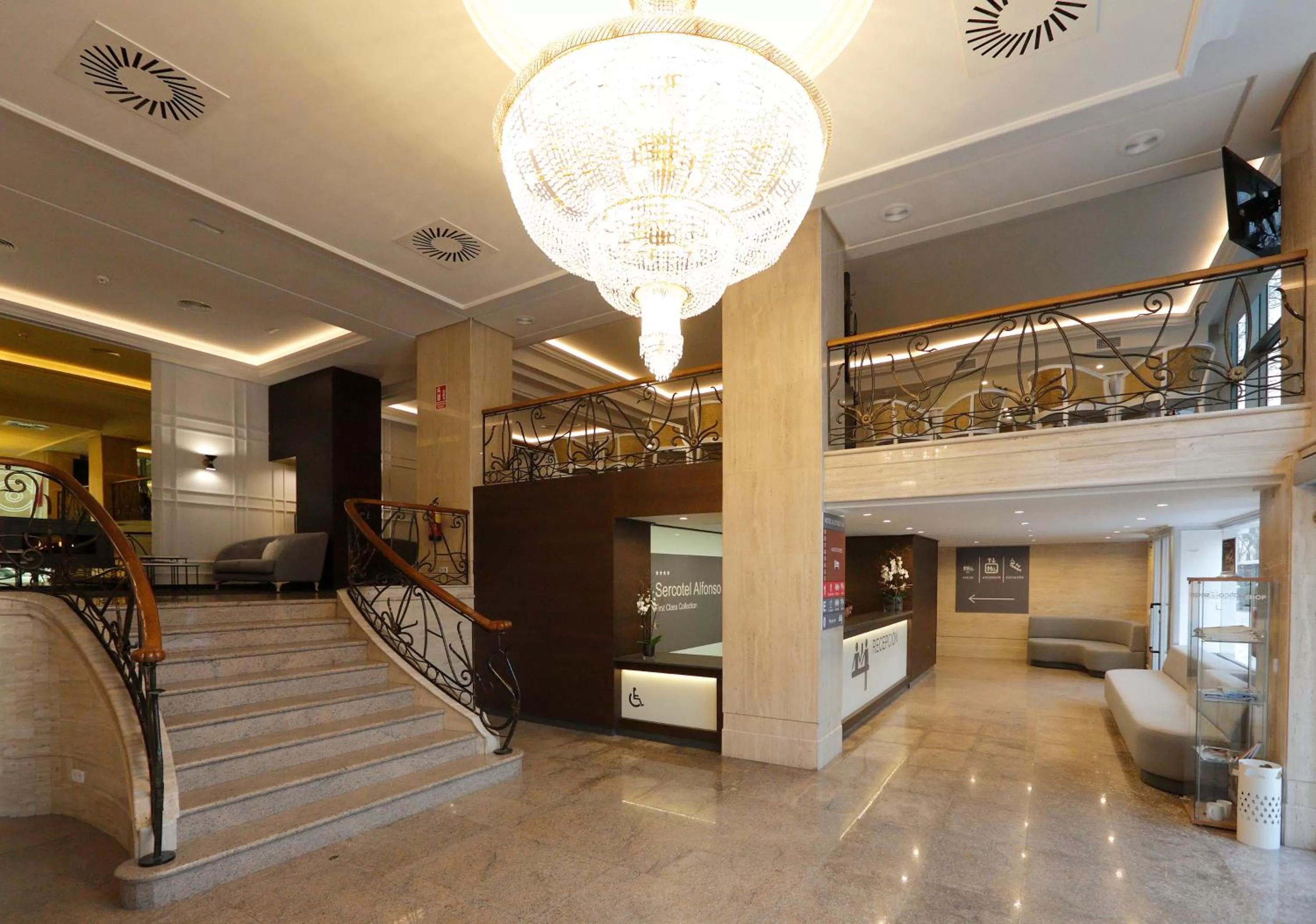 Lobby or reception in Sercotel Alfonso XIII