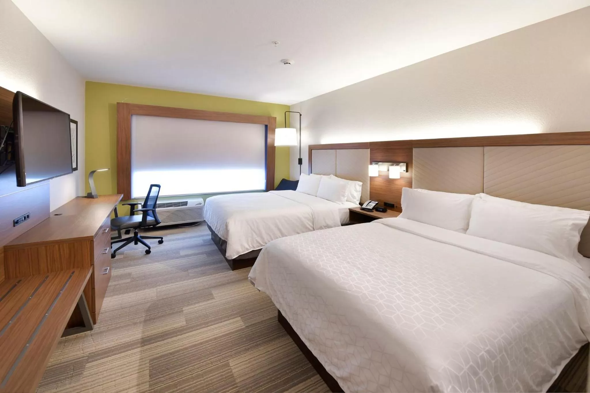 Photo of the whole room, Bed in Holiday Inn Express & Suites - Millersburg by IHG