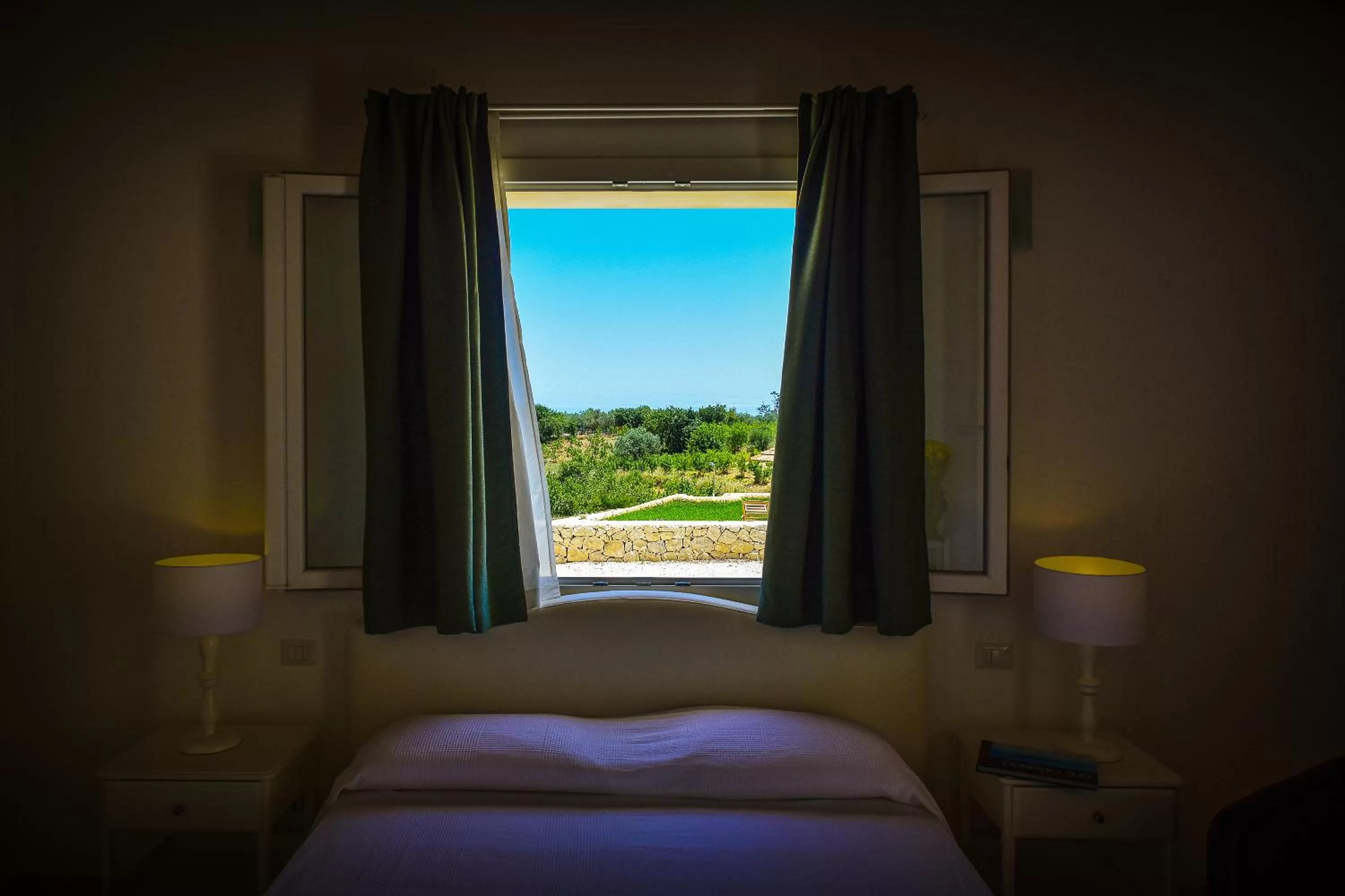 Garden view, Bed in Baglio Genovesi