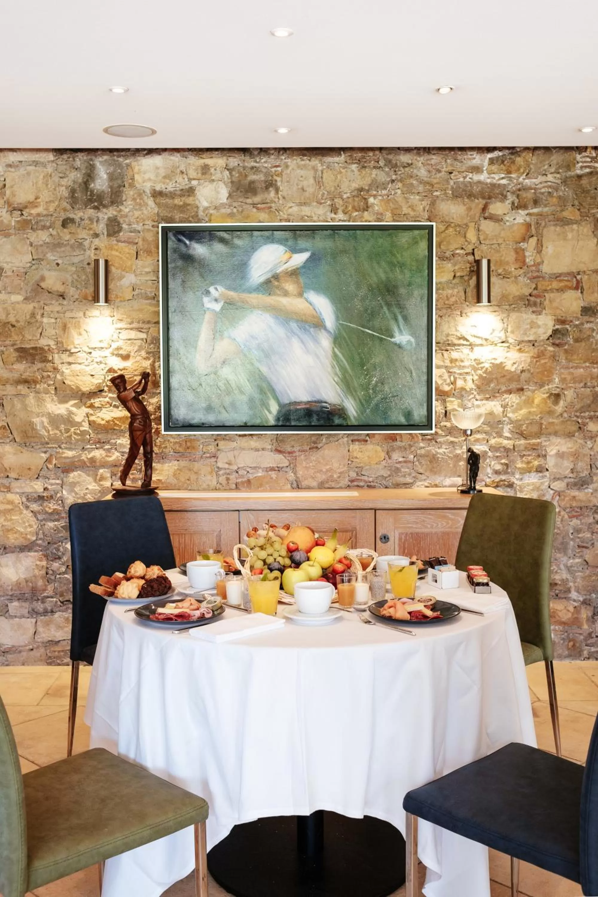 Breakfast in Hôtel Golf & Spa Château de la Bégude The Originals Collection