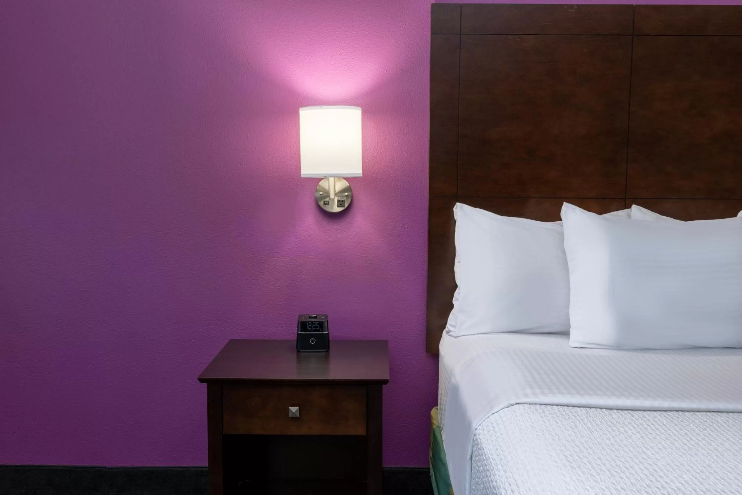 Bed in La Quinta by Wyndham Houston NW Brookhollow