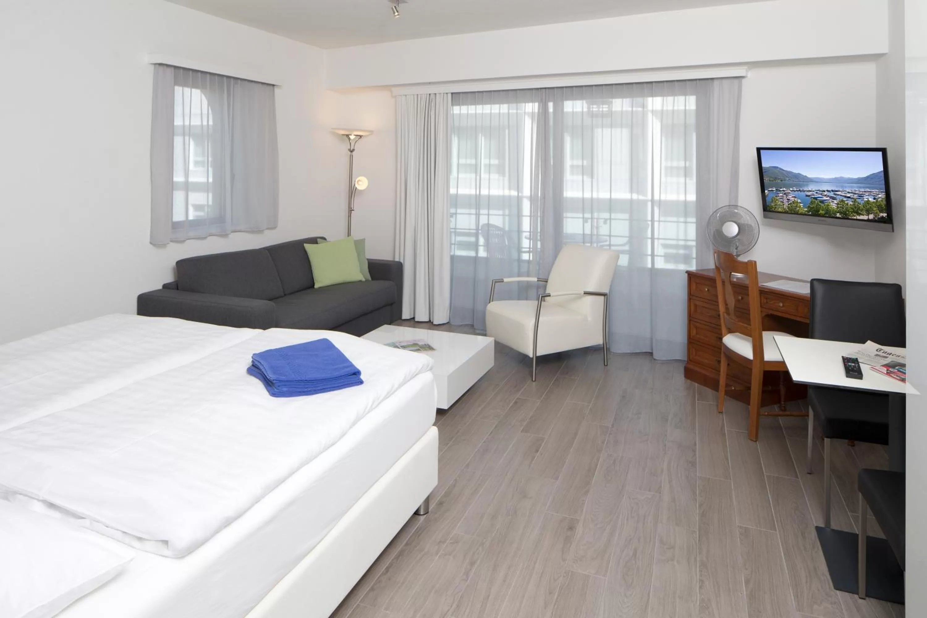 Photo of the whole room in Aparthotel Al Lago