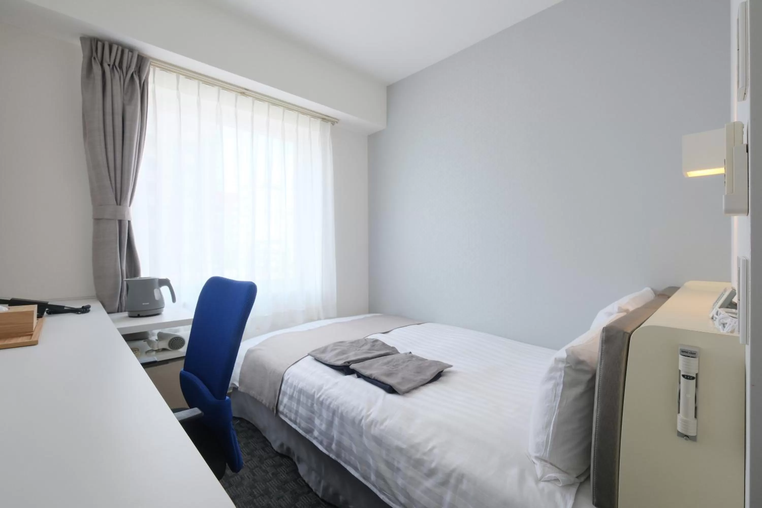 Photo of the whole room, Bed in Fukuyama Oriental Hotel