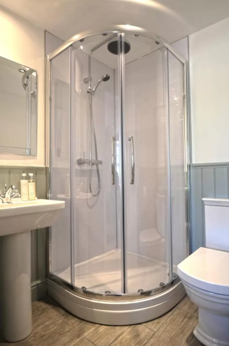 Bathroom in The Black Bull Inn