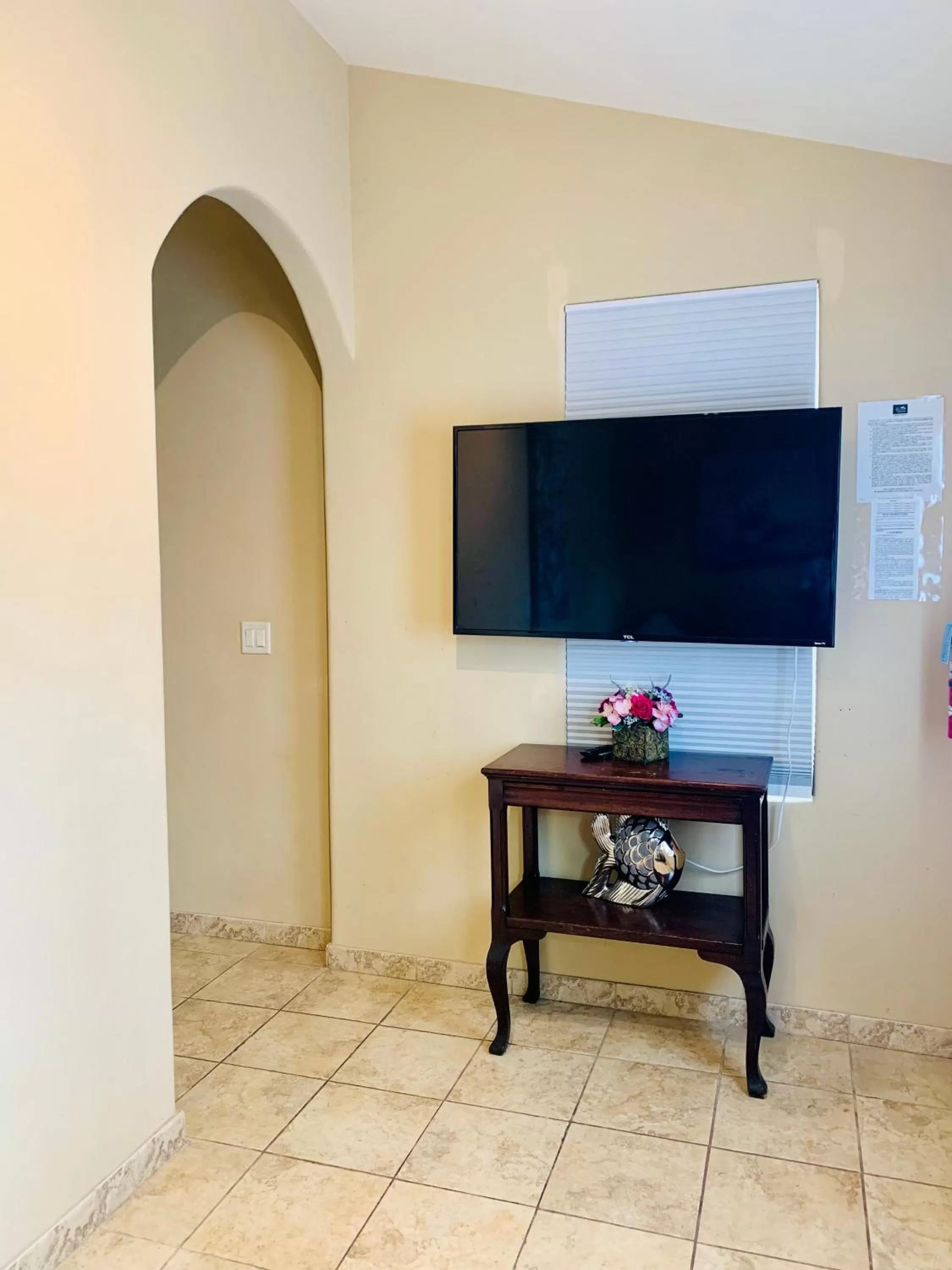 TV and multimedia in Chateau Coralini