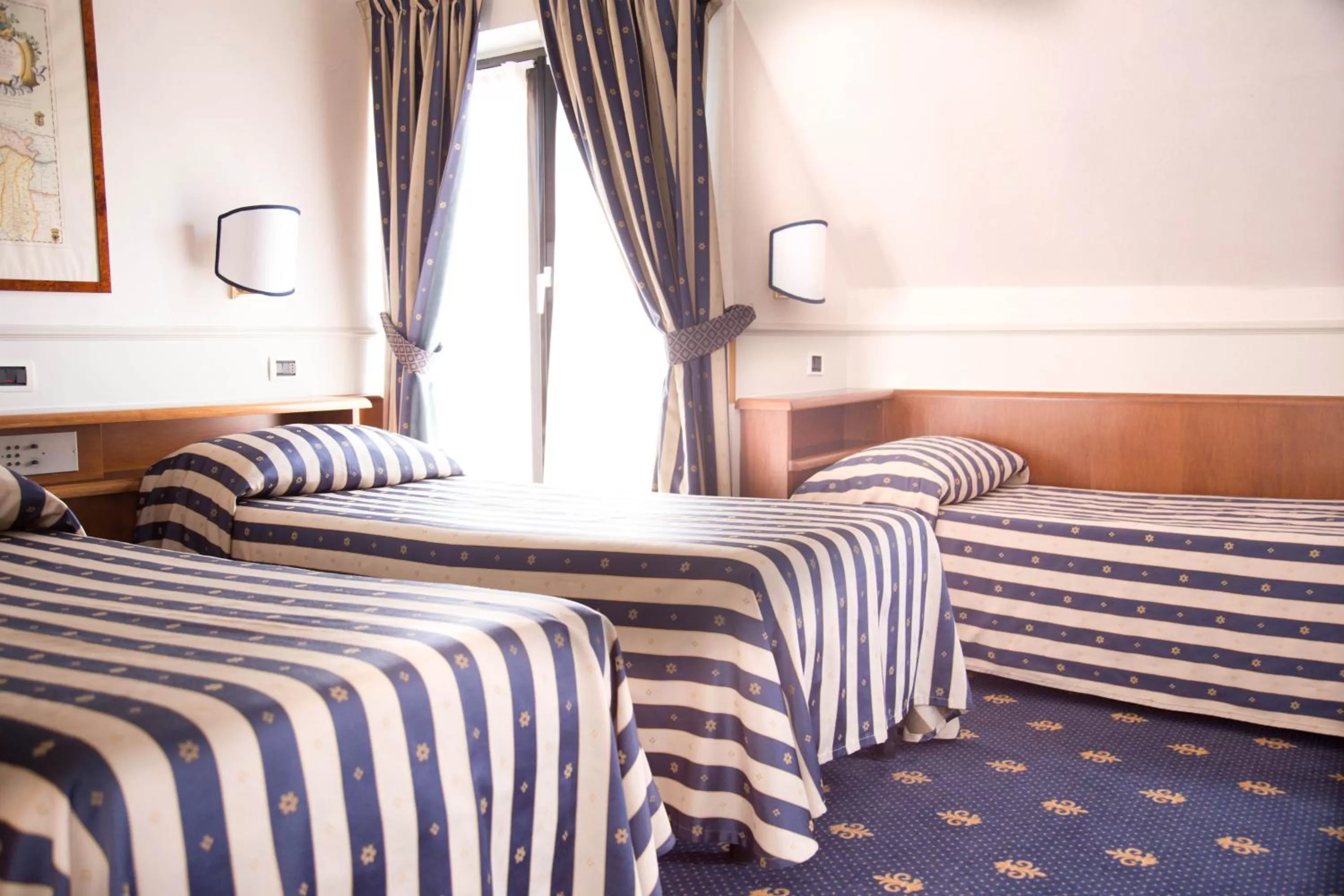 Day, Bed in Hotel Flora