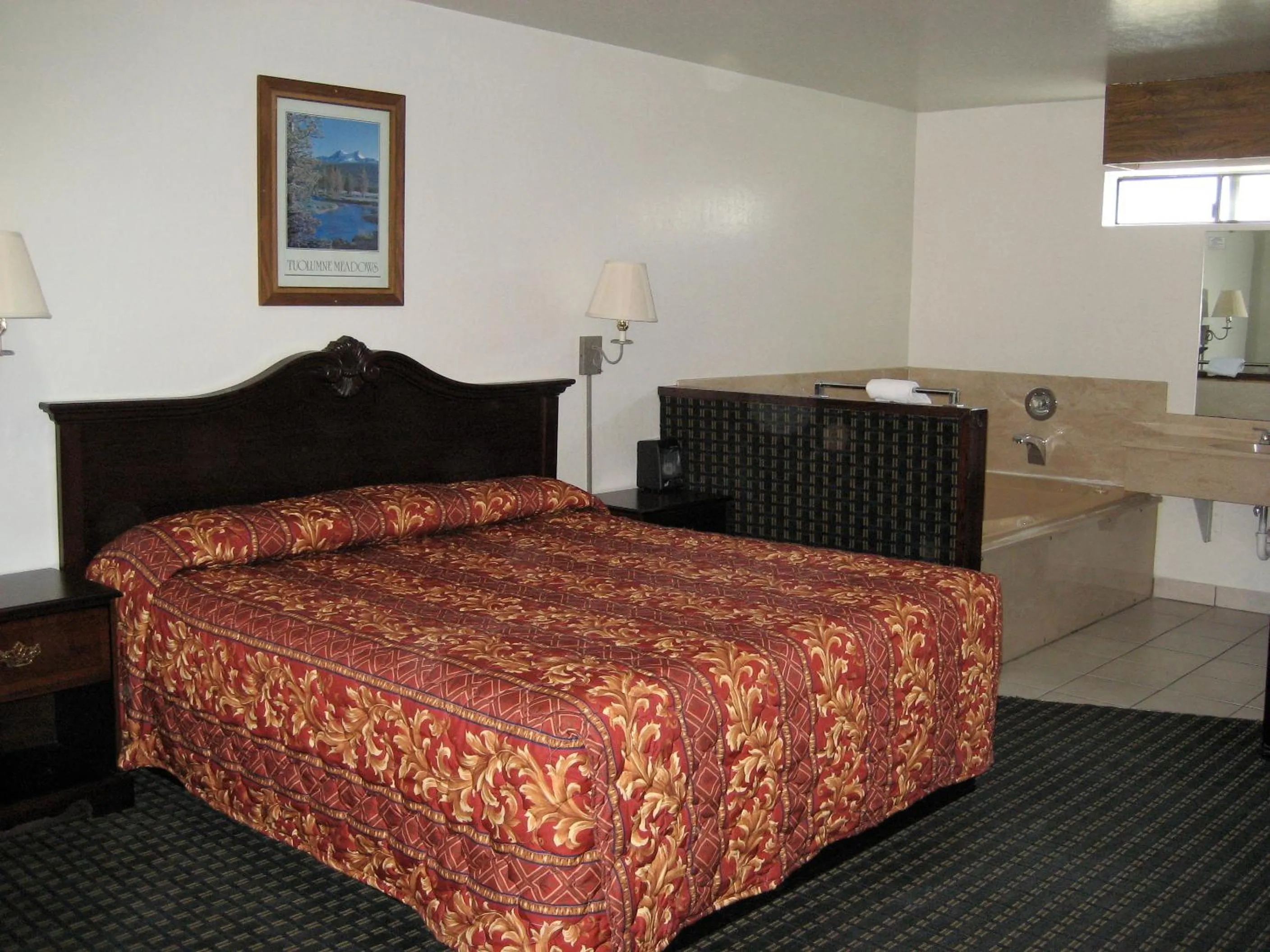 Decorative detail, Bed in Jamestown Railtown Motel