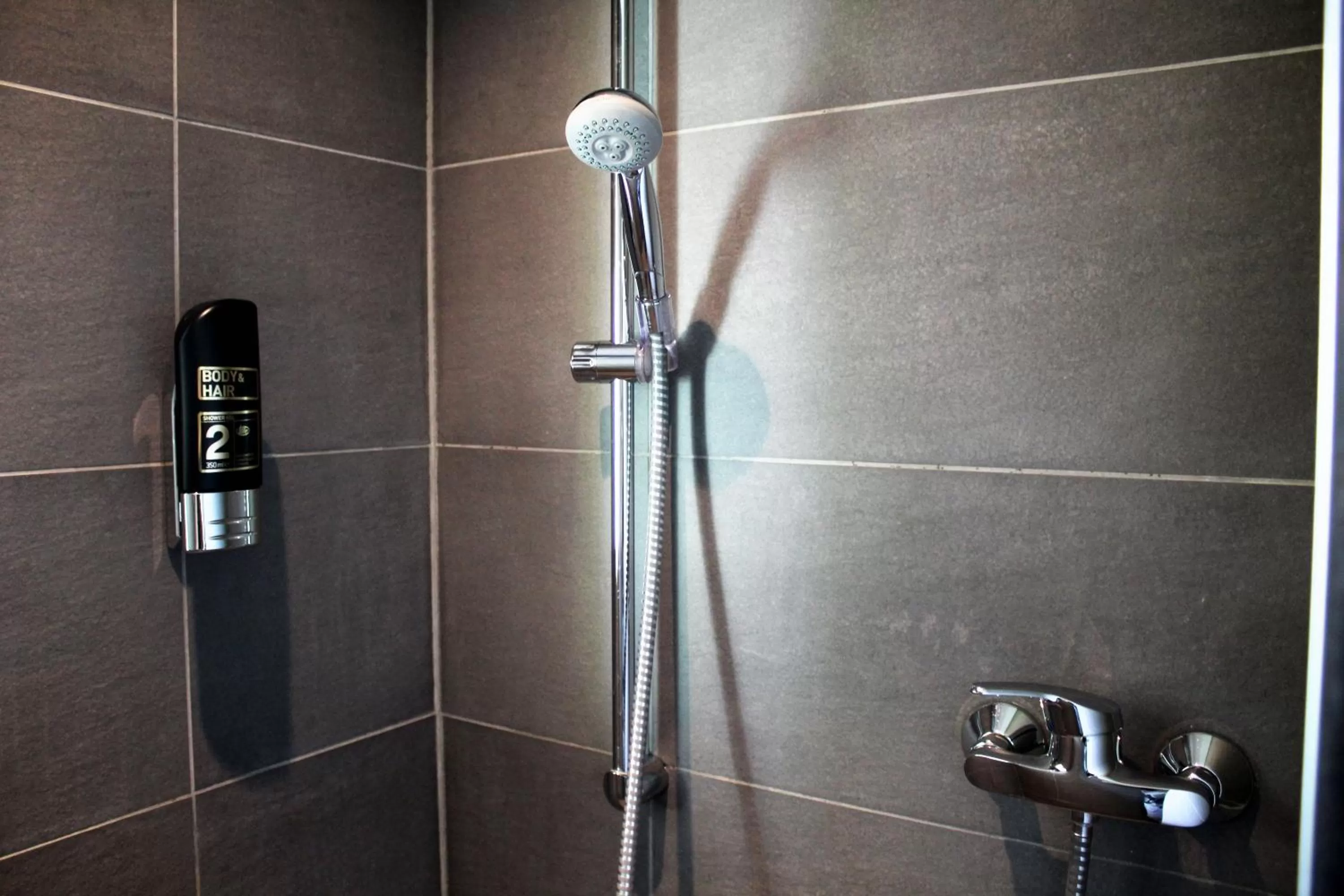 Bathroom in bestprice Hotel Bendorf Koblenz